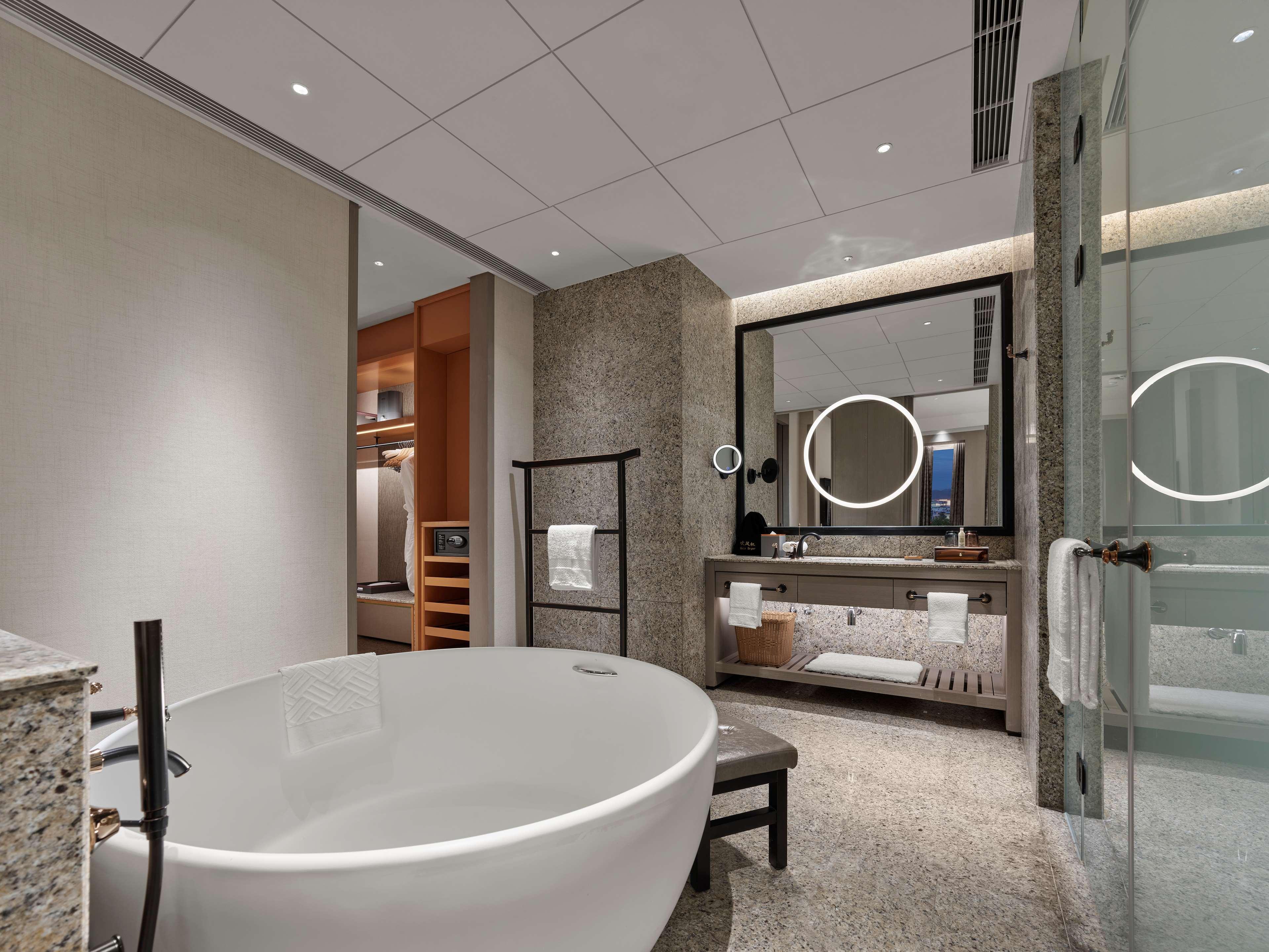 Suite King Bed One Bedroom 