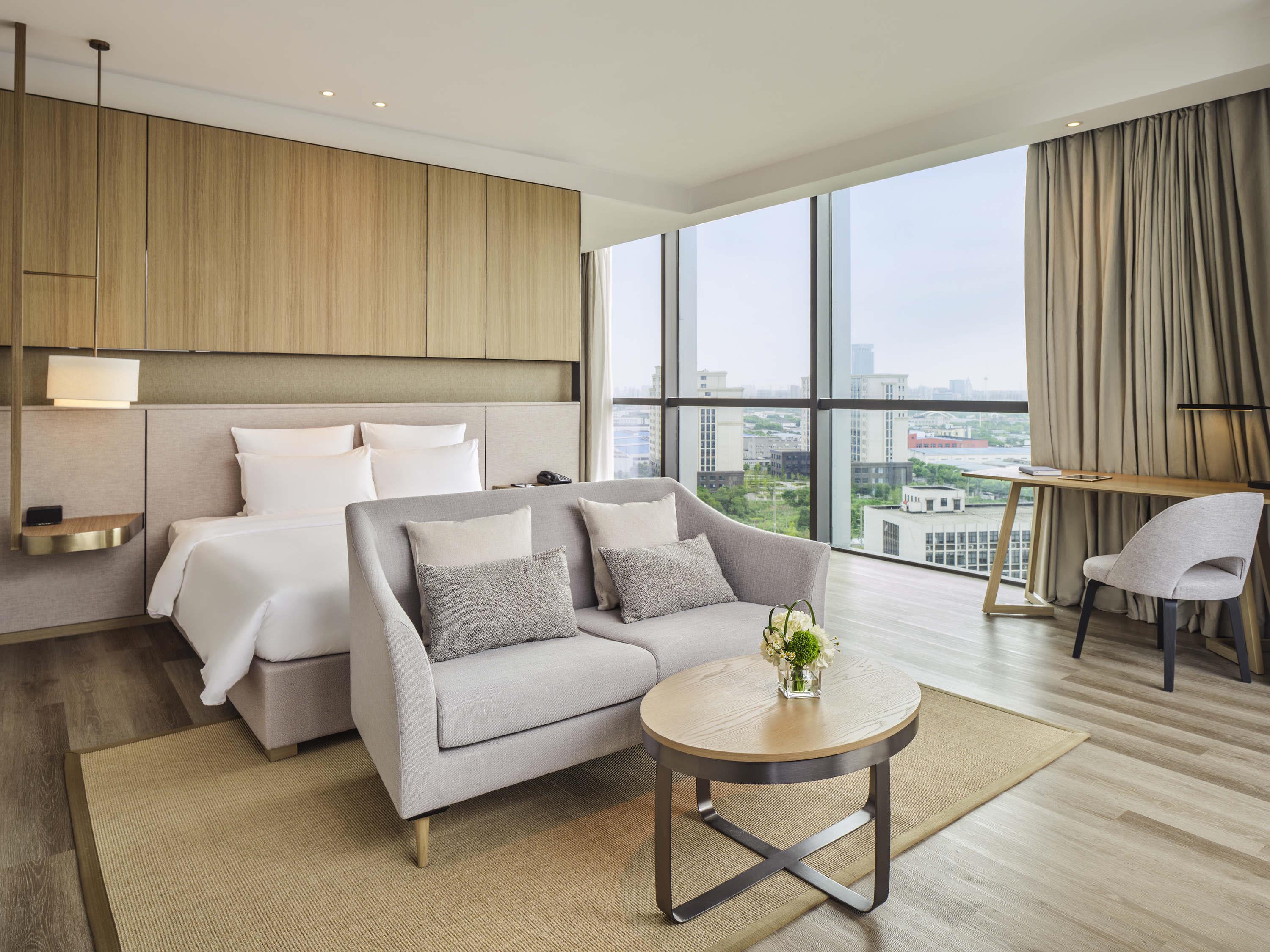 Double Deluxe King Bed