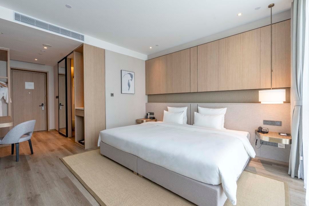 Double Deluxe King Bed