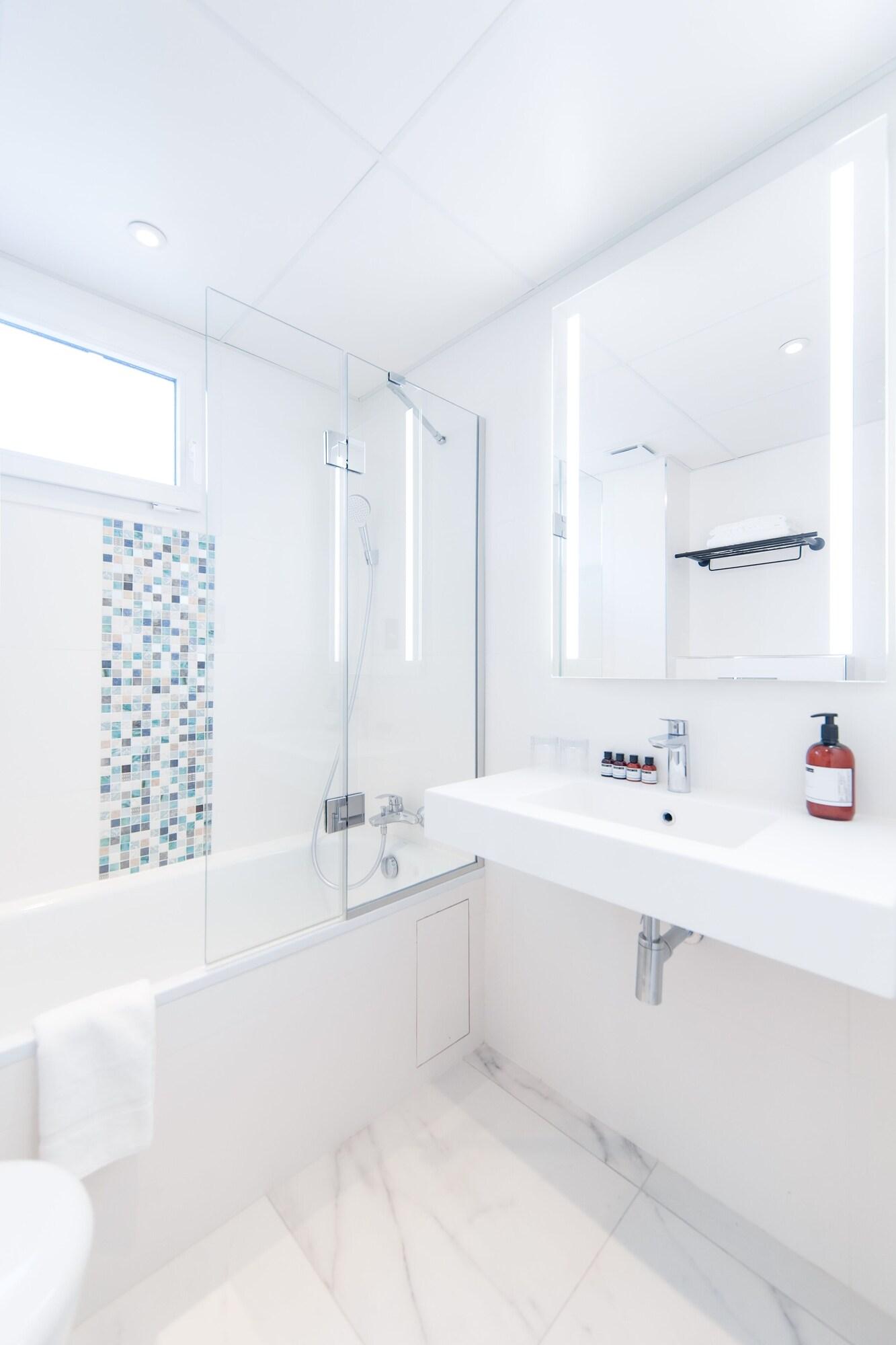 Triple Executive King Bed