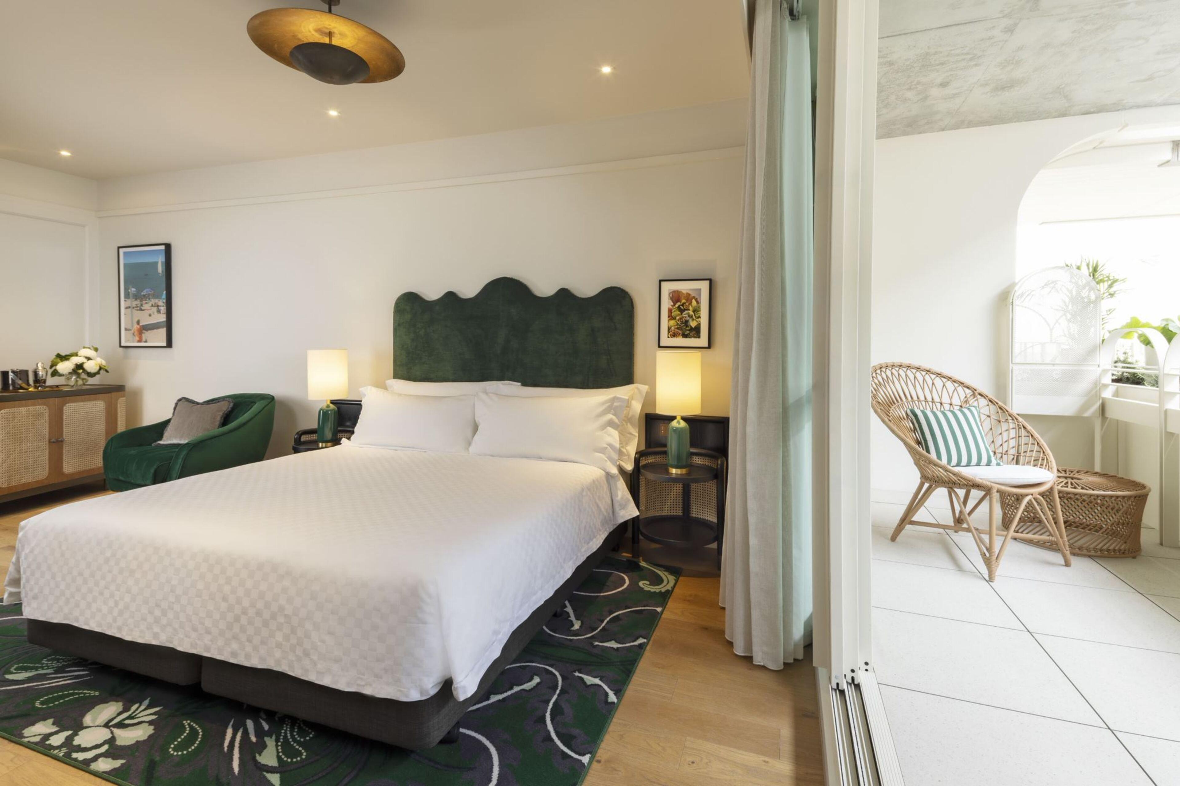 Double Accessible King Size Bed