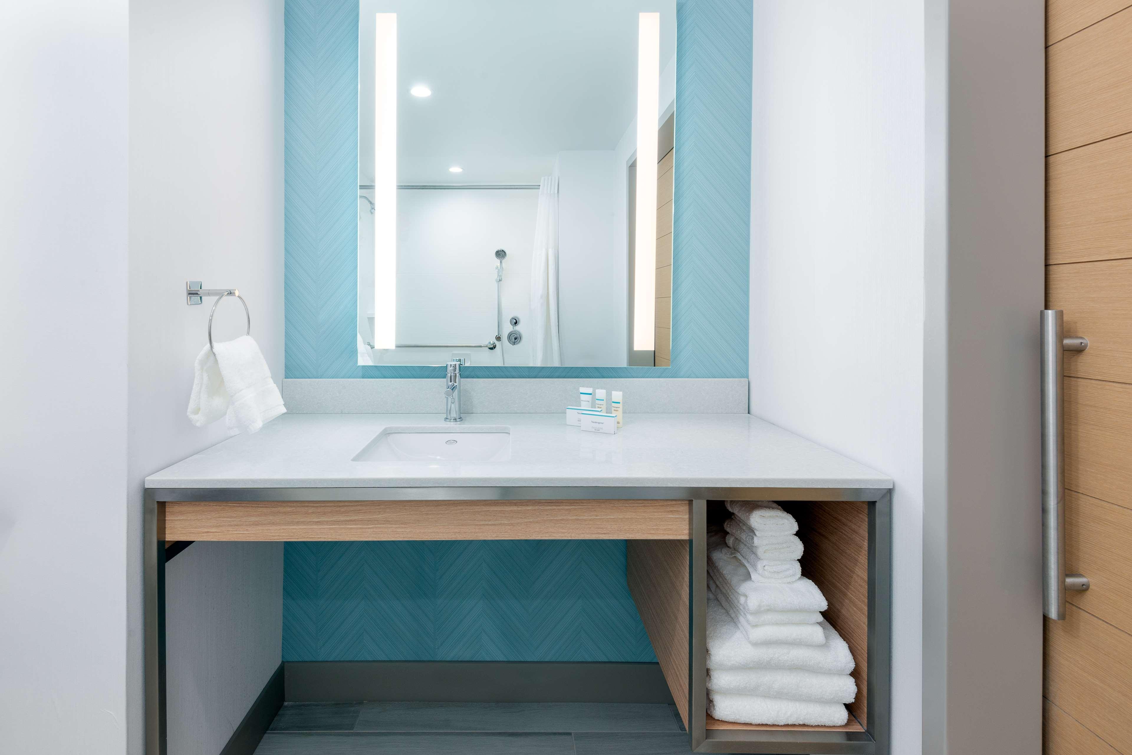 Twin Accessible-two Queen Beds