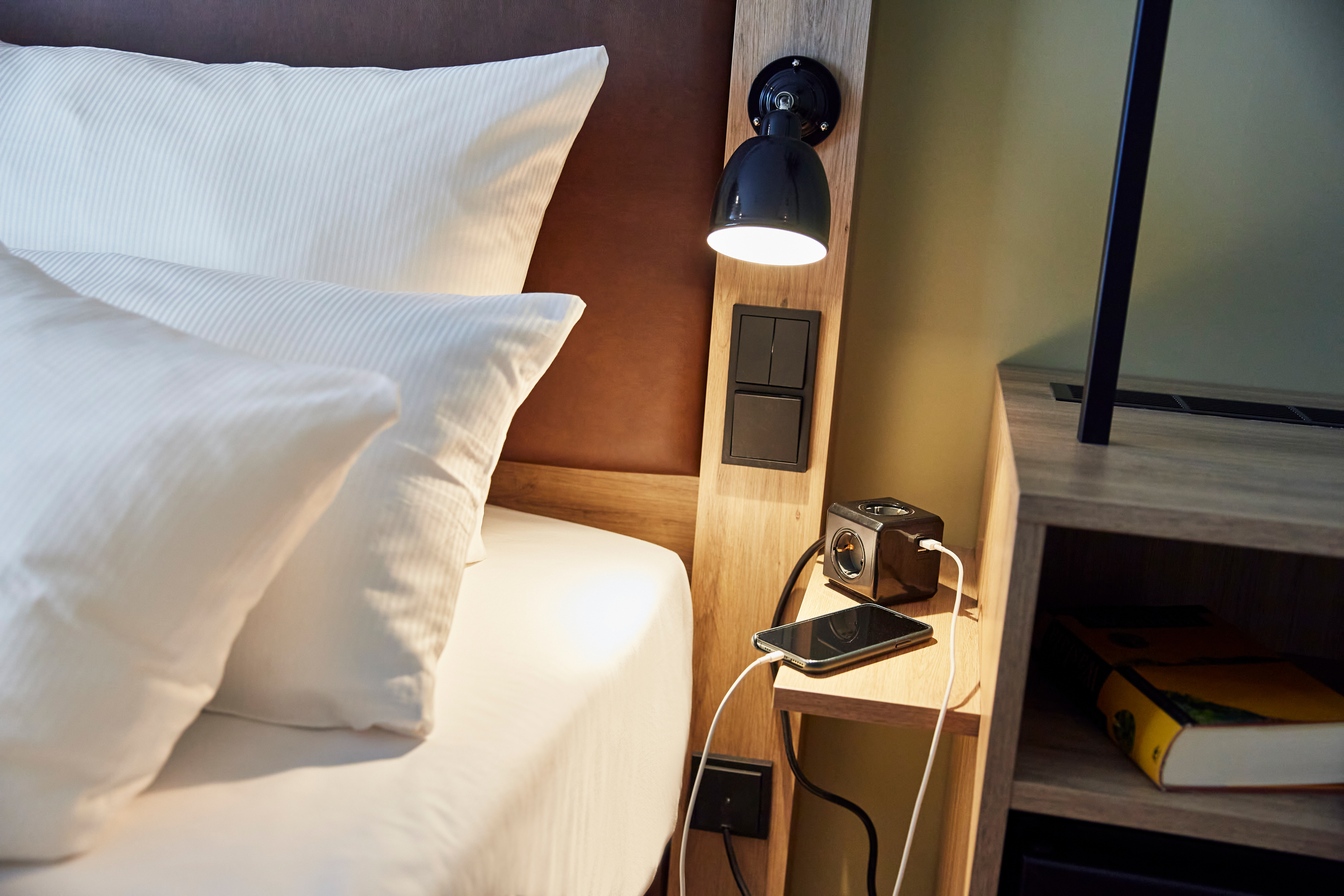 Double Queen Size Bed