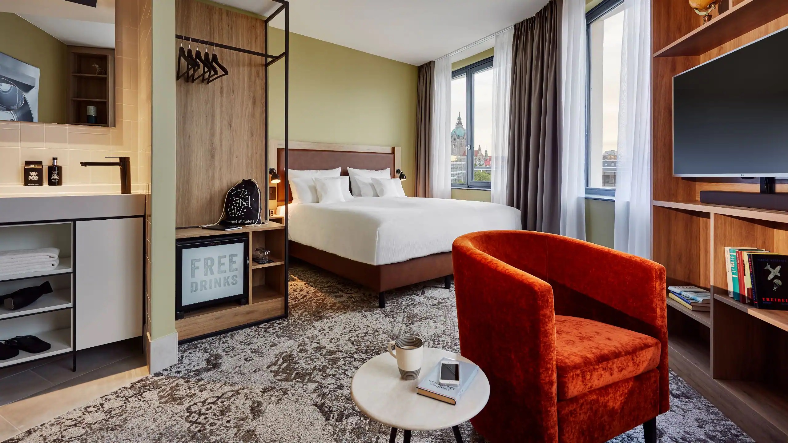 Double Deluxe King Bed