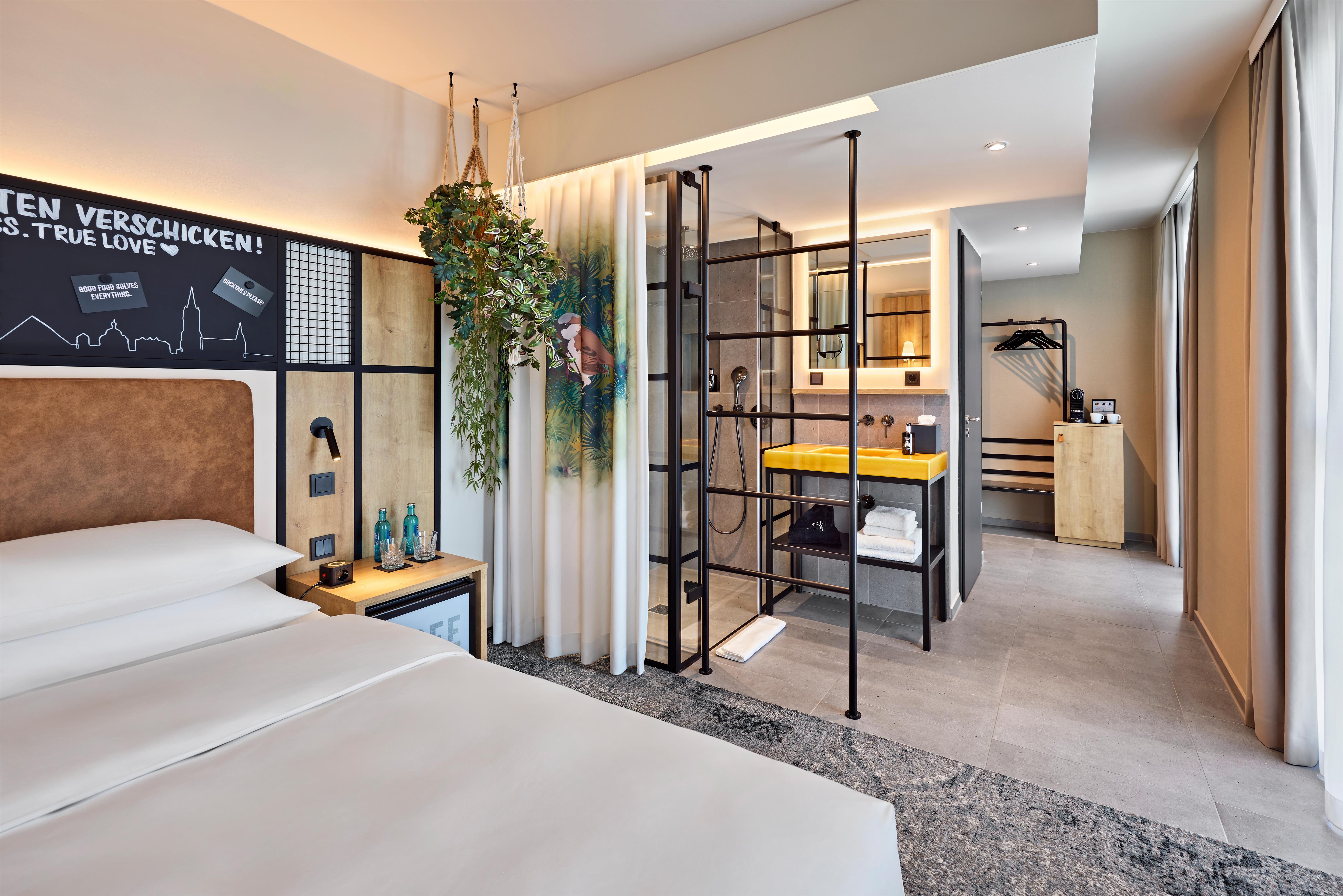 Double Deluxe King Bed