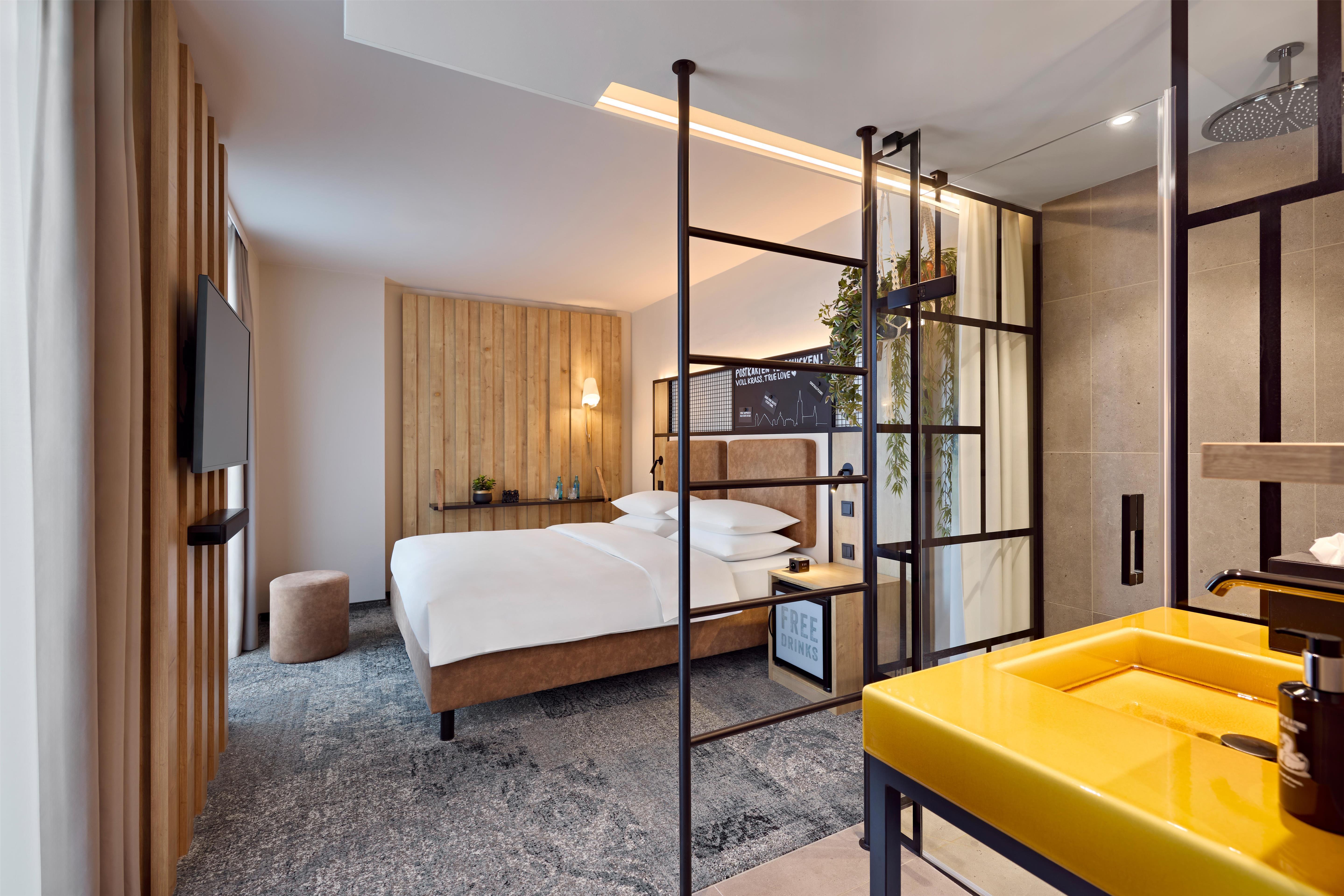 Double Deluxe King Bed