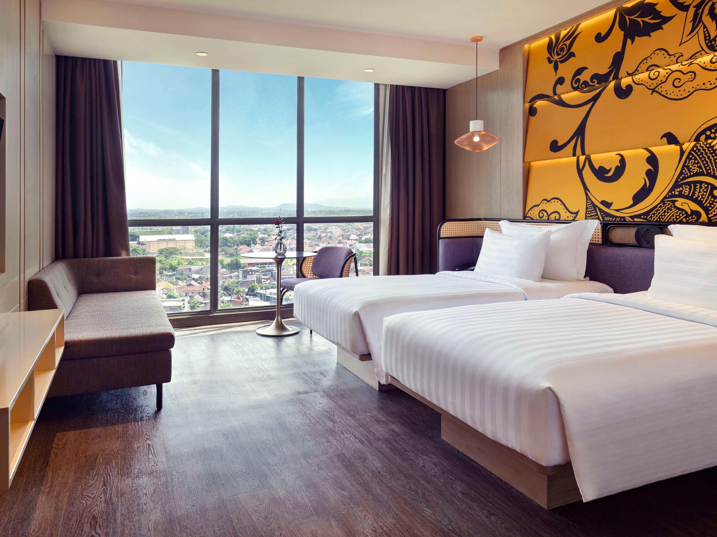 Twin Deluxe Mountain View