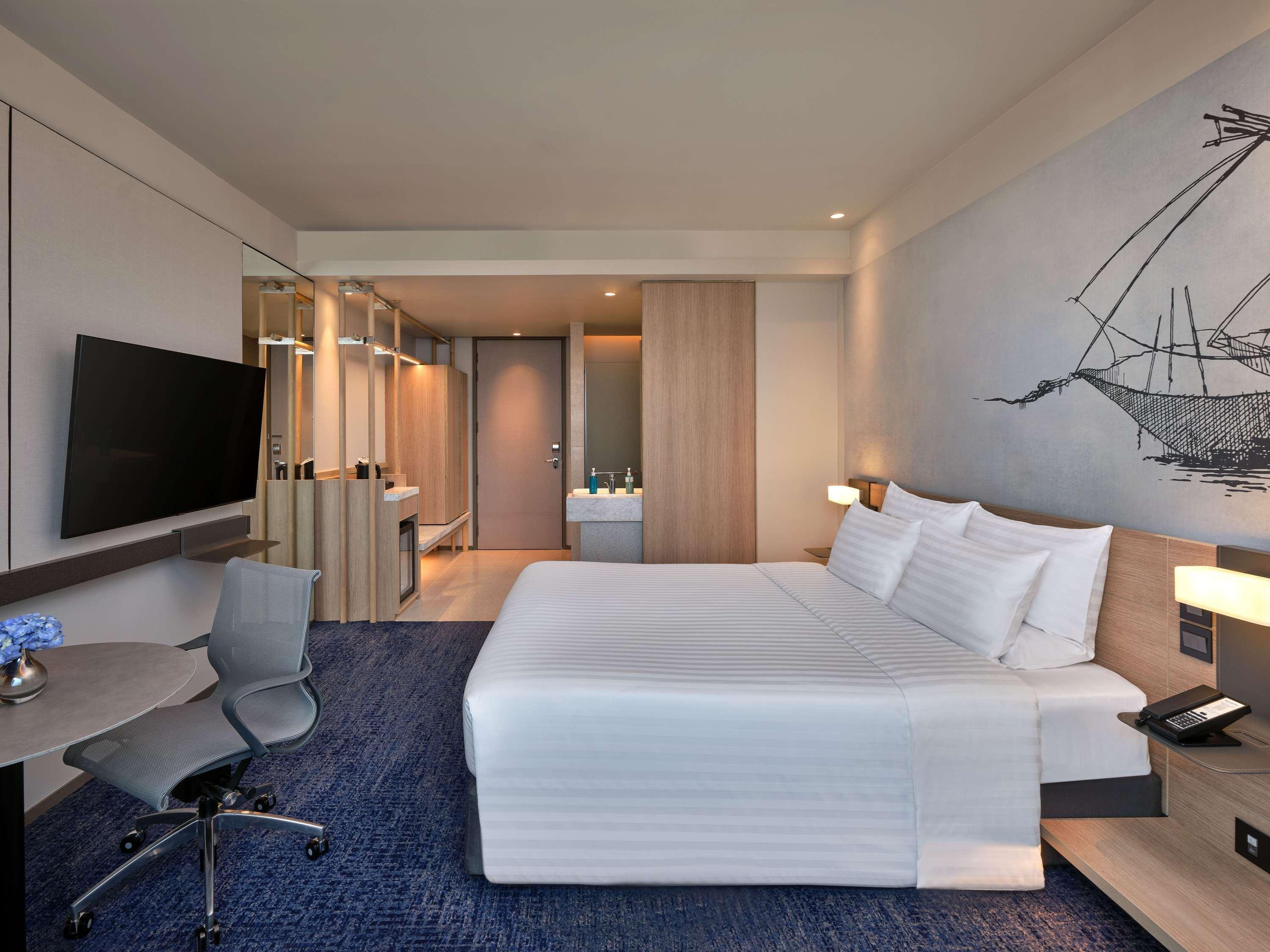 Double Deluxe King Bed