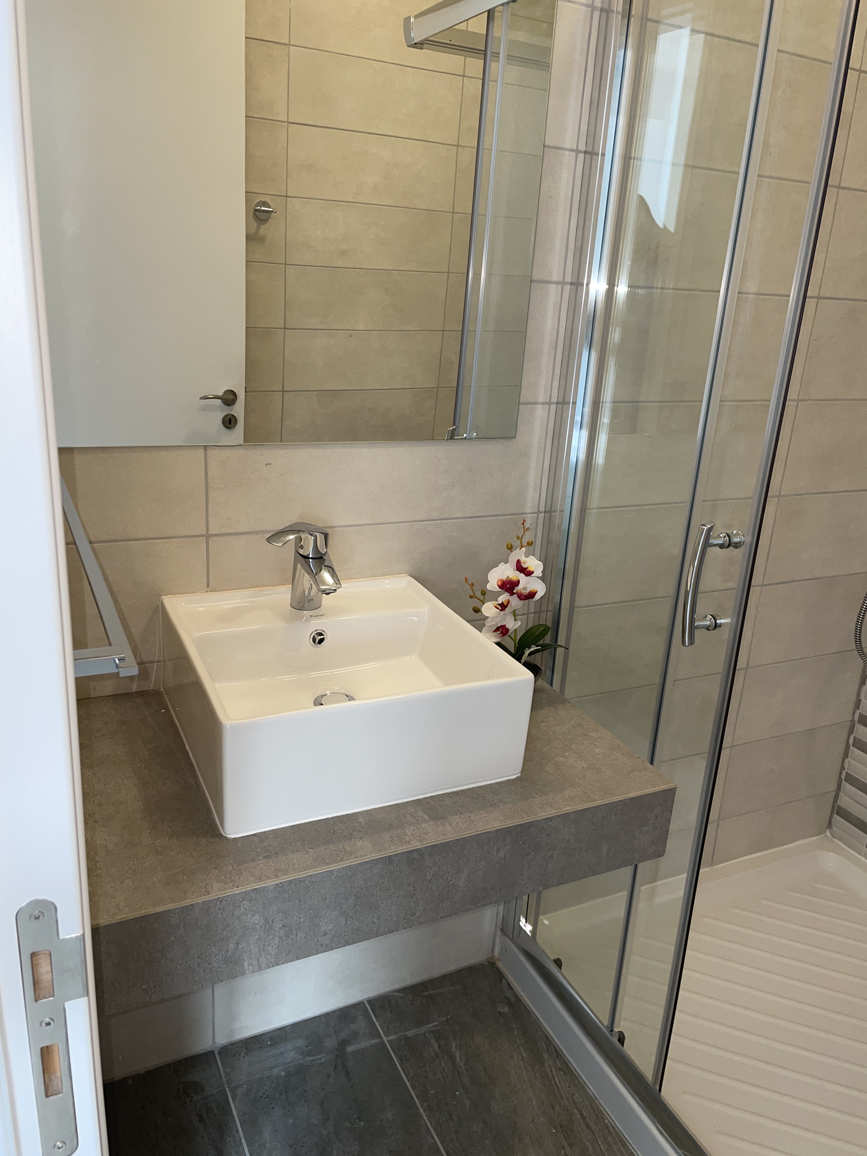 Double or Twin One Bedroom One Bathroom