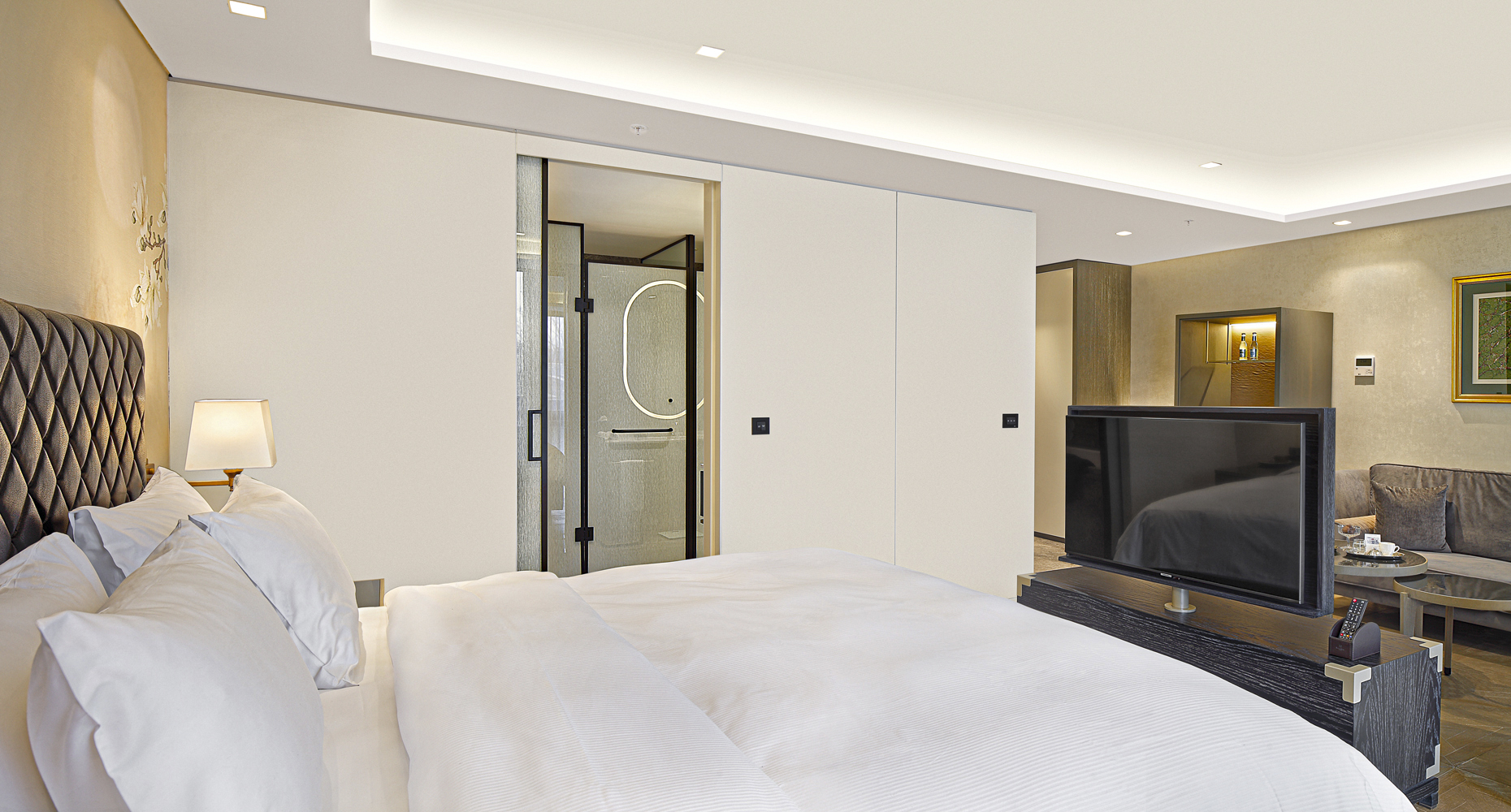 Double Deluxe One Bed