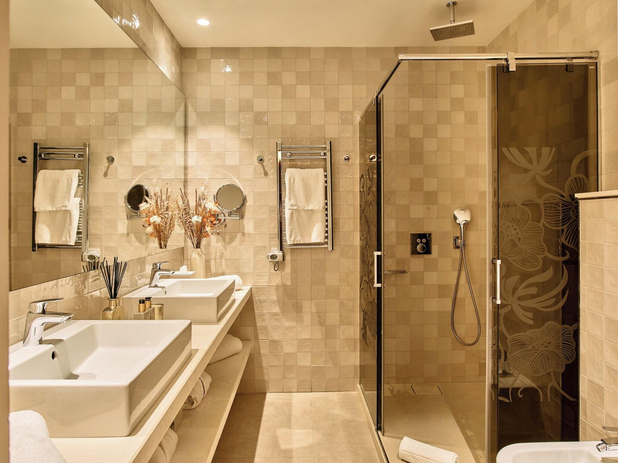 Studio Queen Size Bed