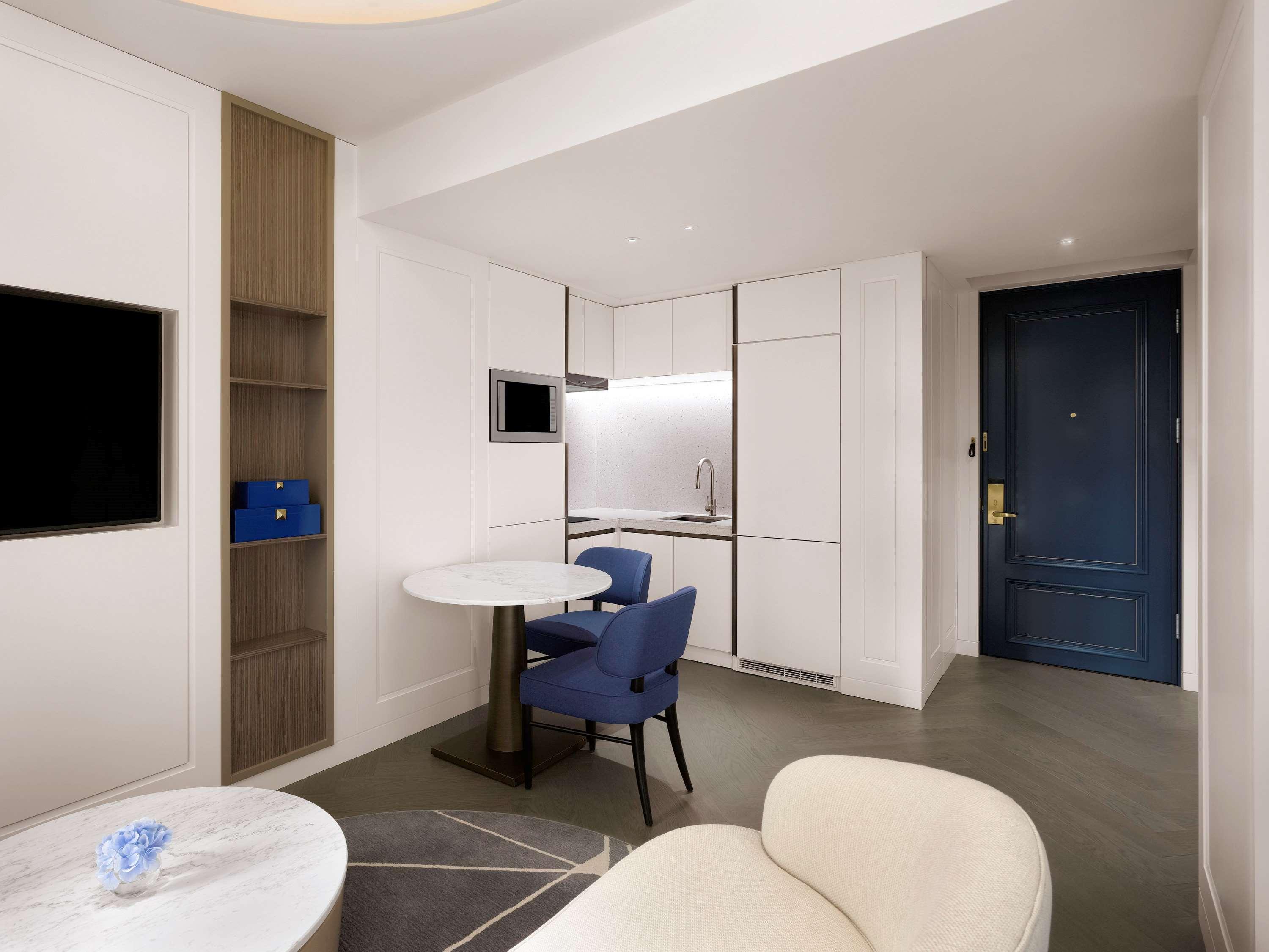 Studio King Size Bed