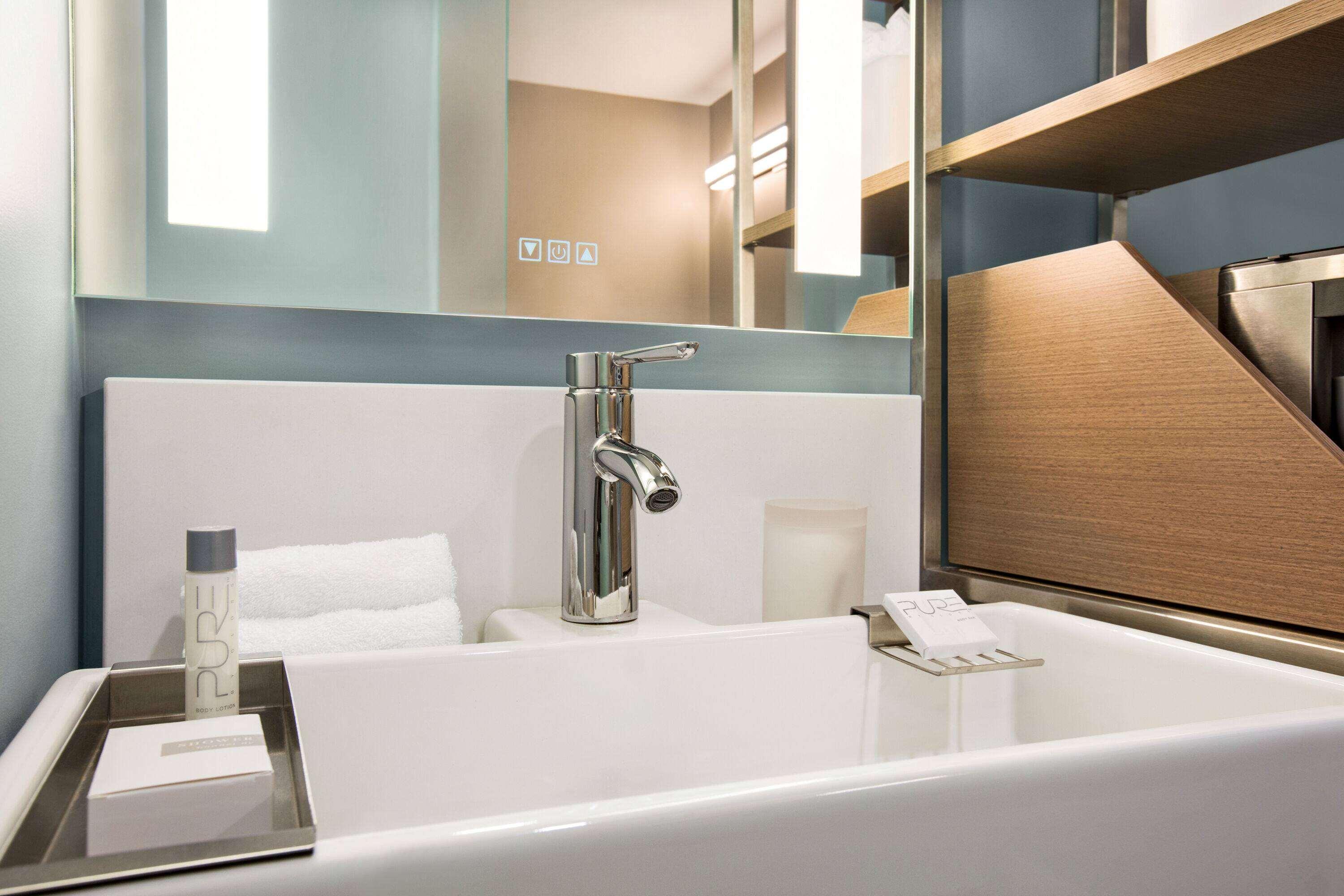 Room Deluxe King Bed