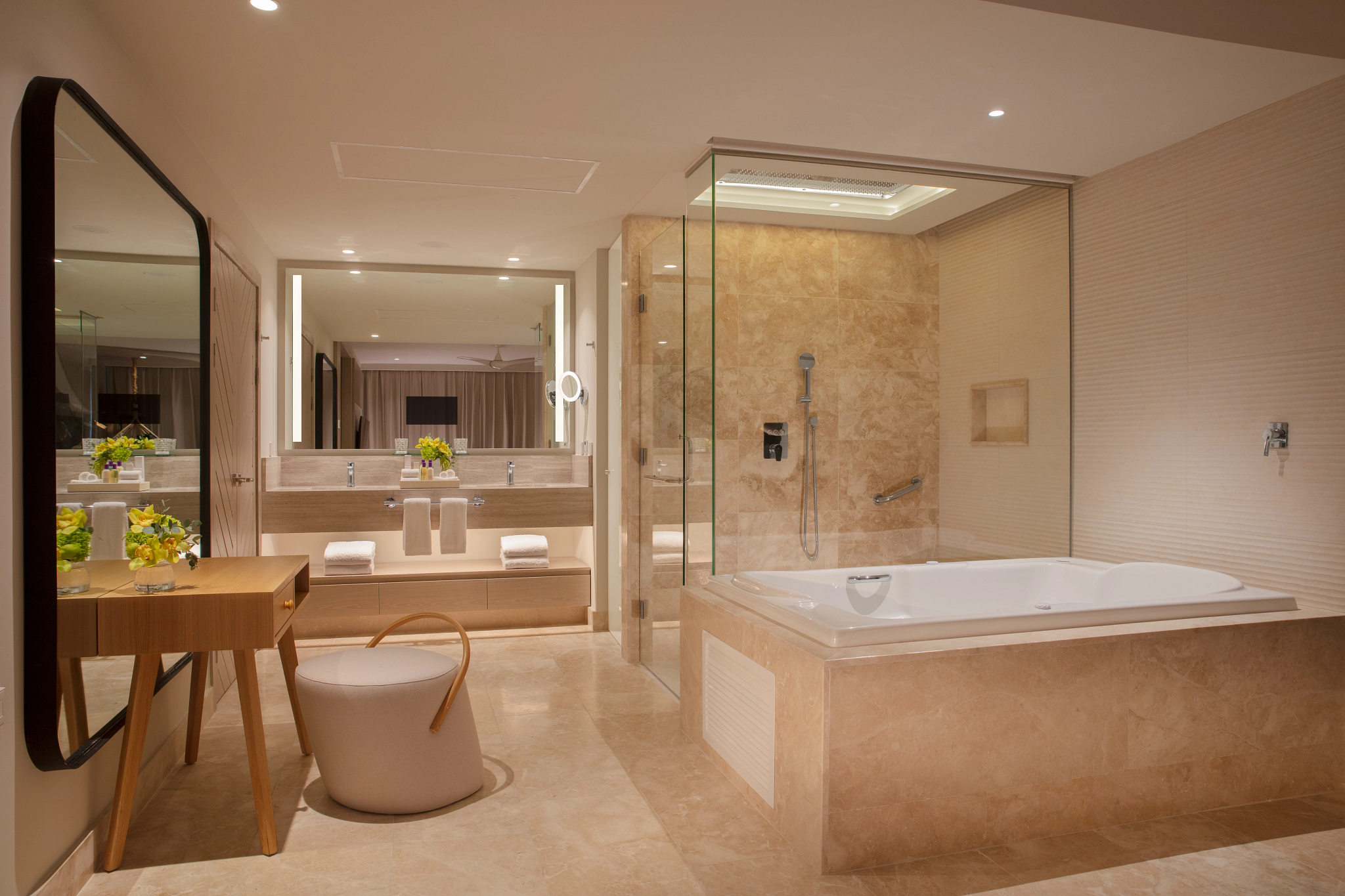 Suite Ocean Front with Balcony