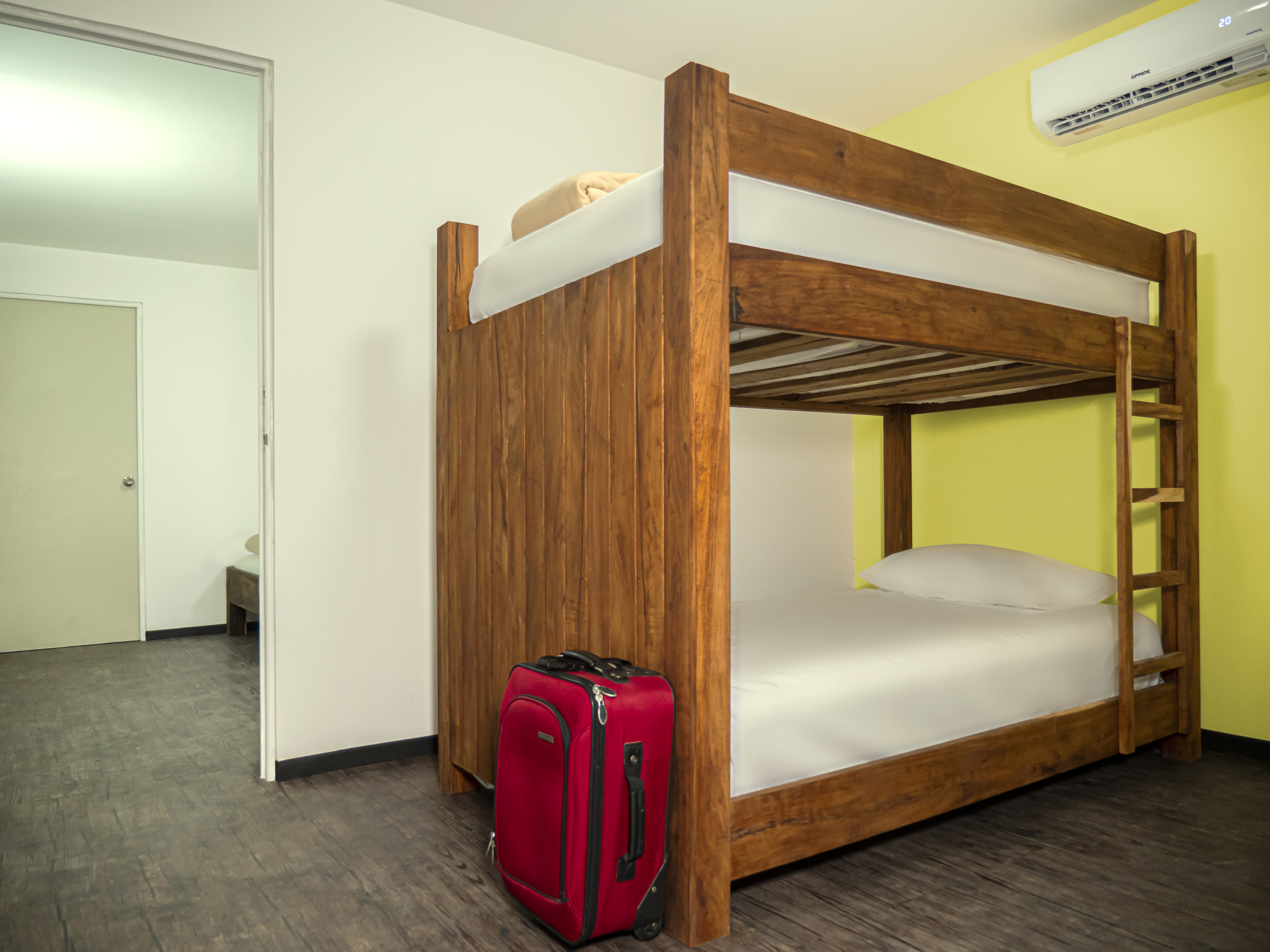 Family Room Capacity 6