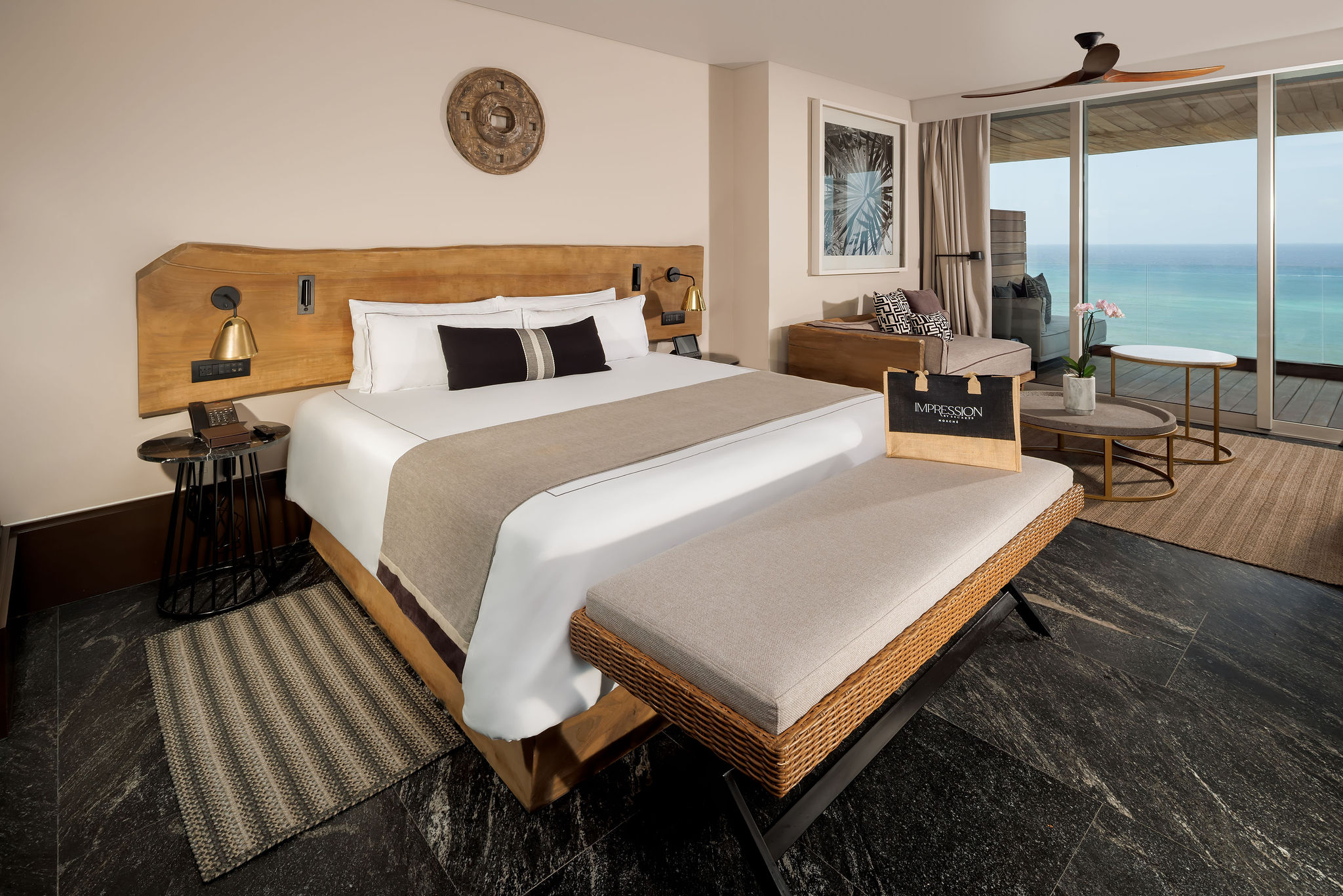 Suite Ocean Front King Bed