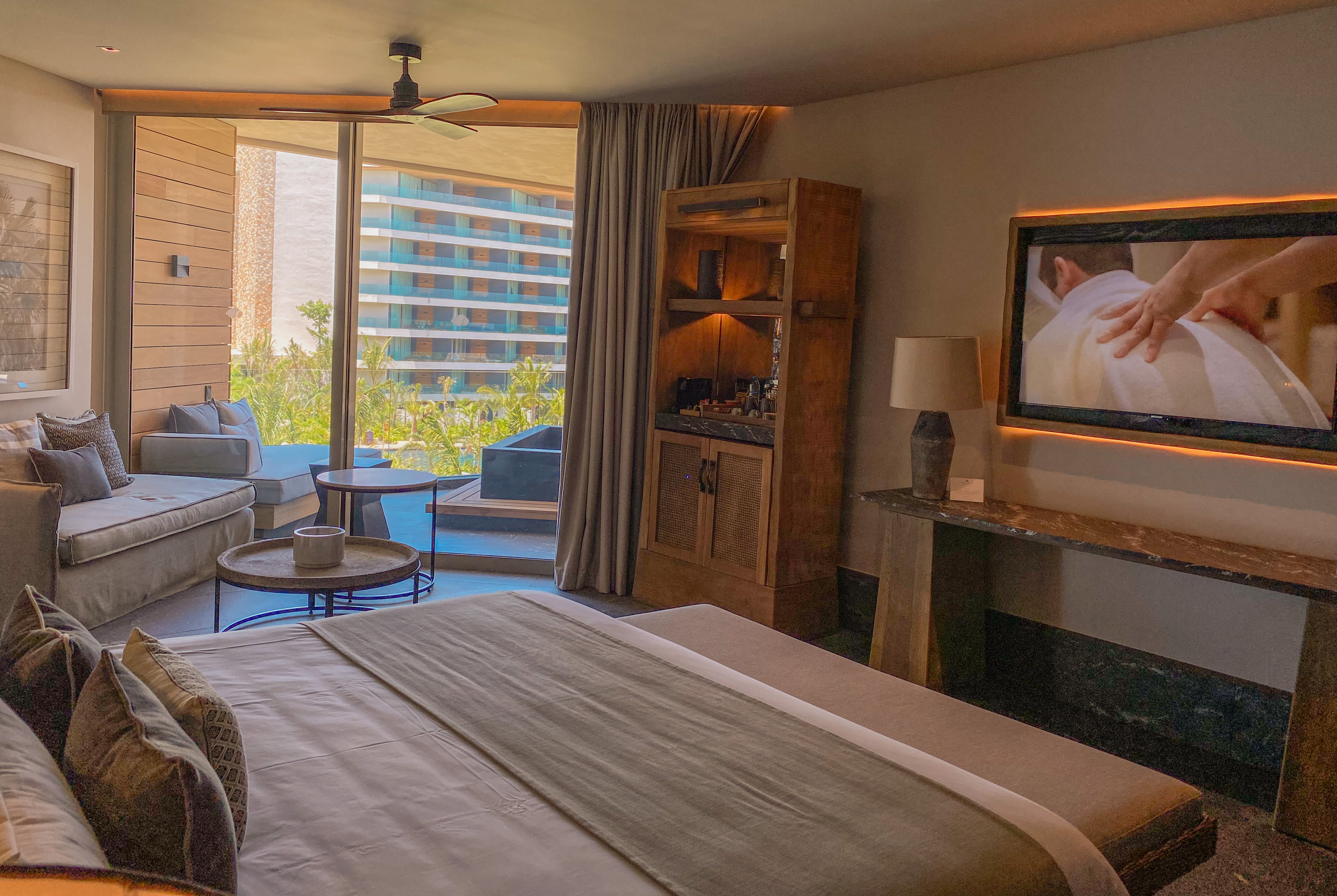 Suite Ocean View King Bed