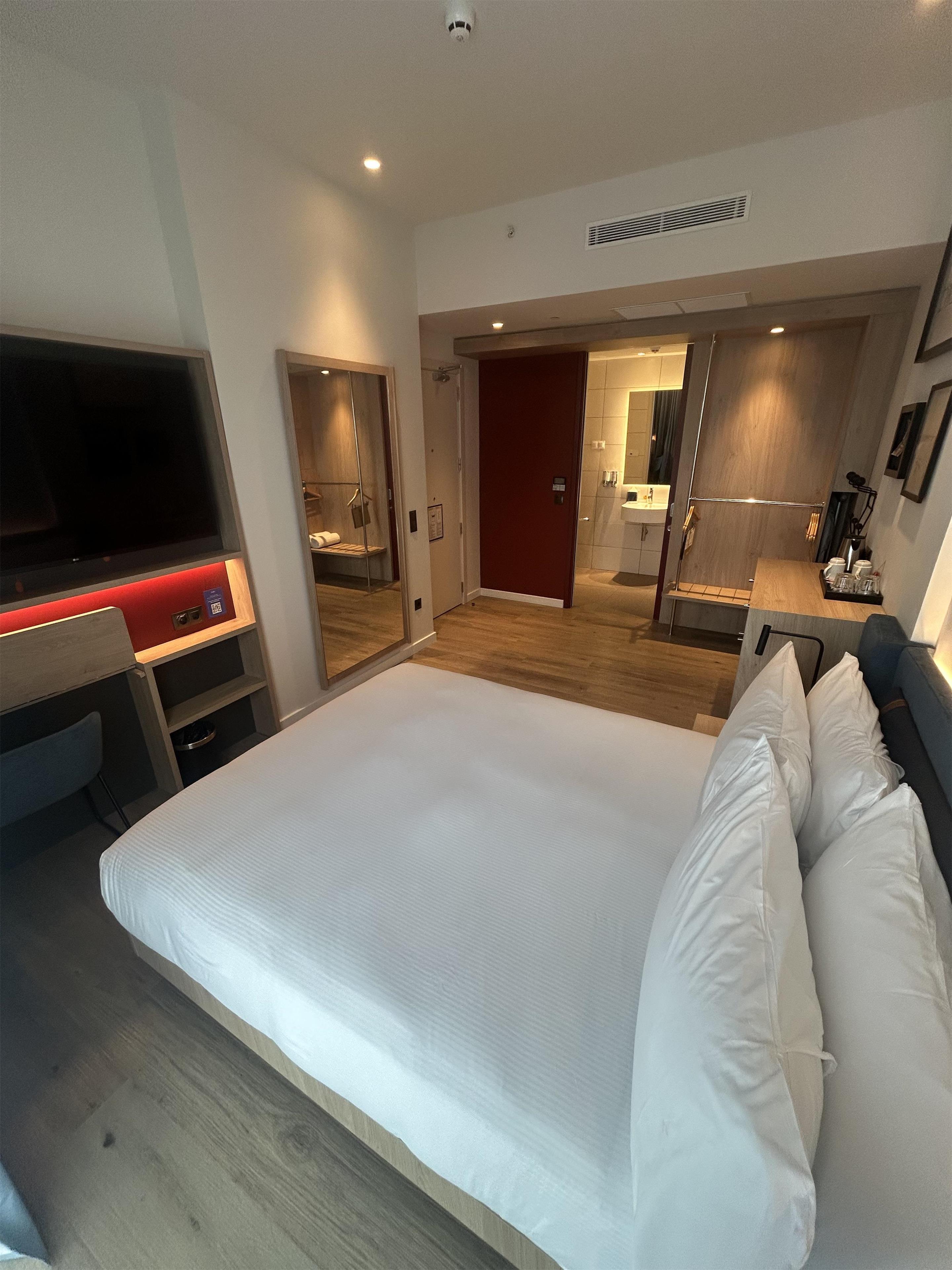 Double Accessible-queen Size Bed