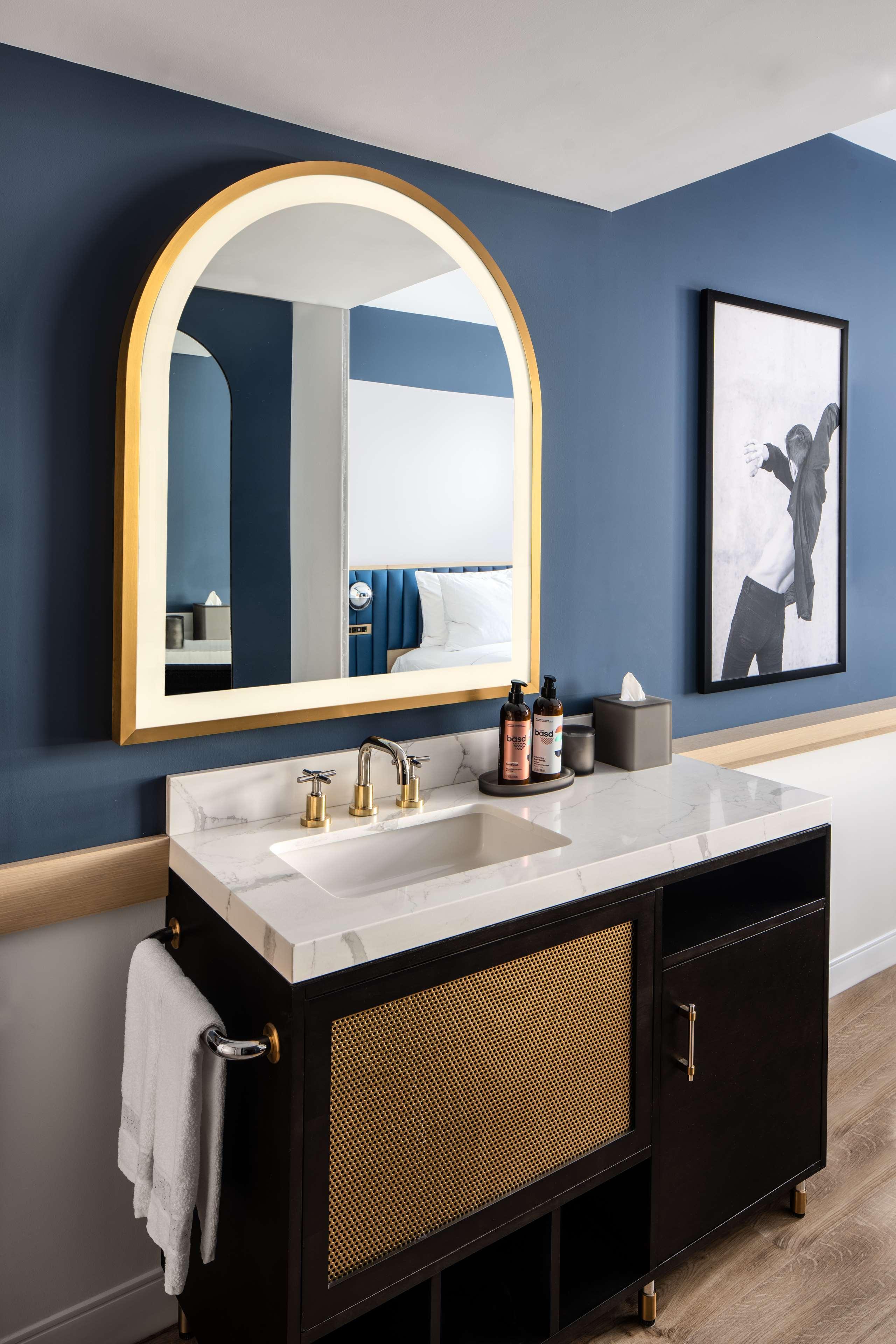 Double City View King Bed