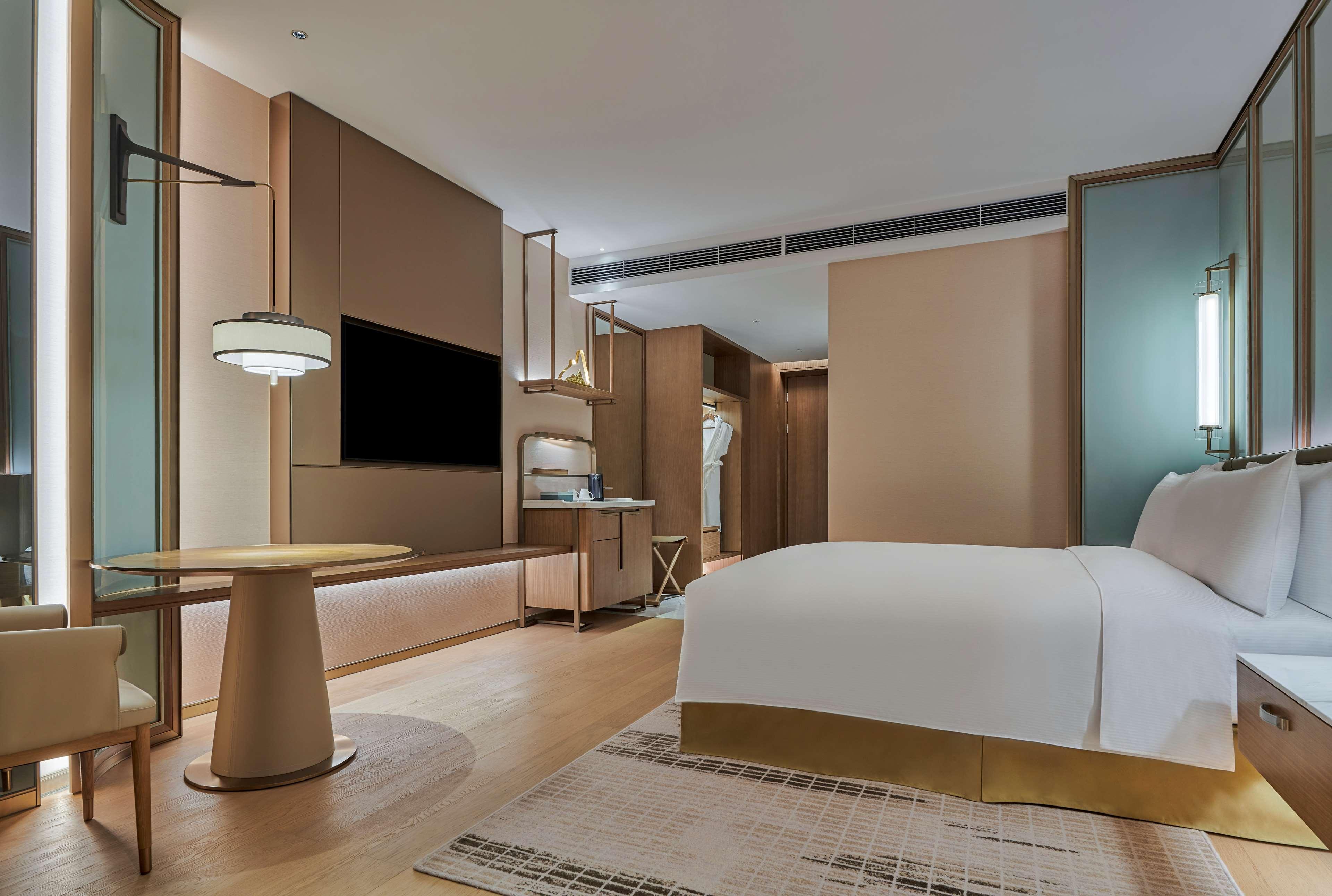 Double Accessible King Size Bed