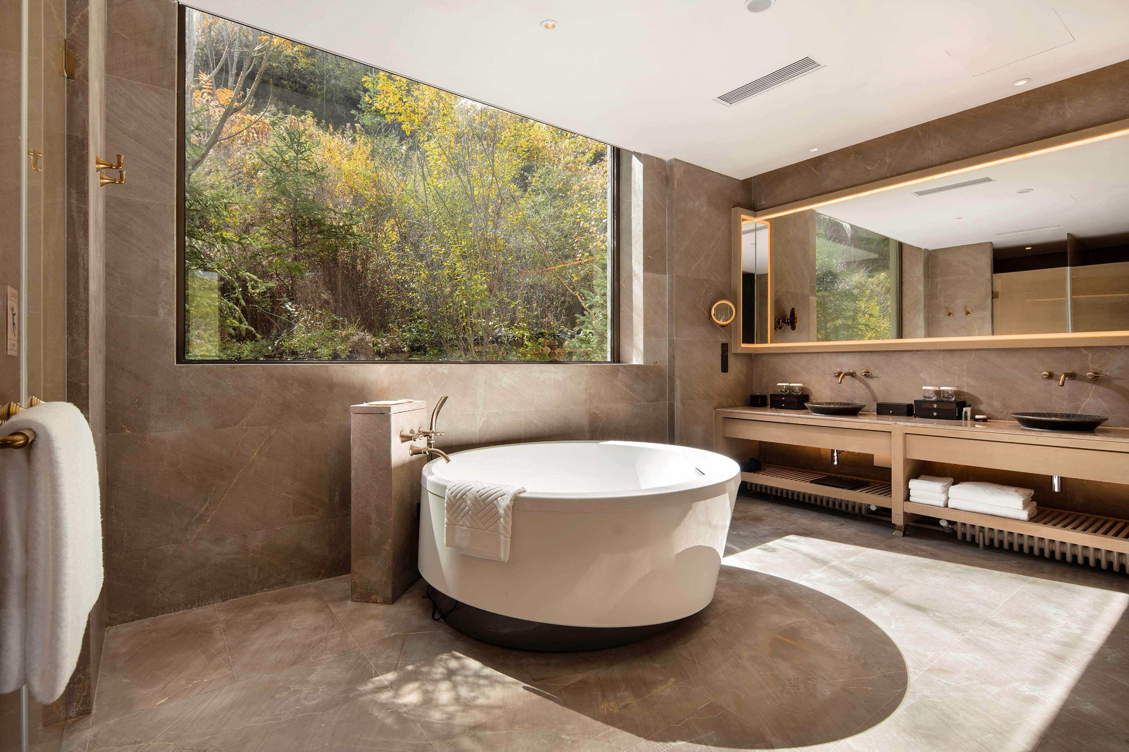 Suite Deluxe Lake View