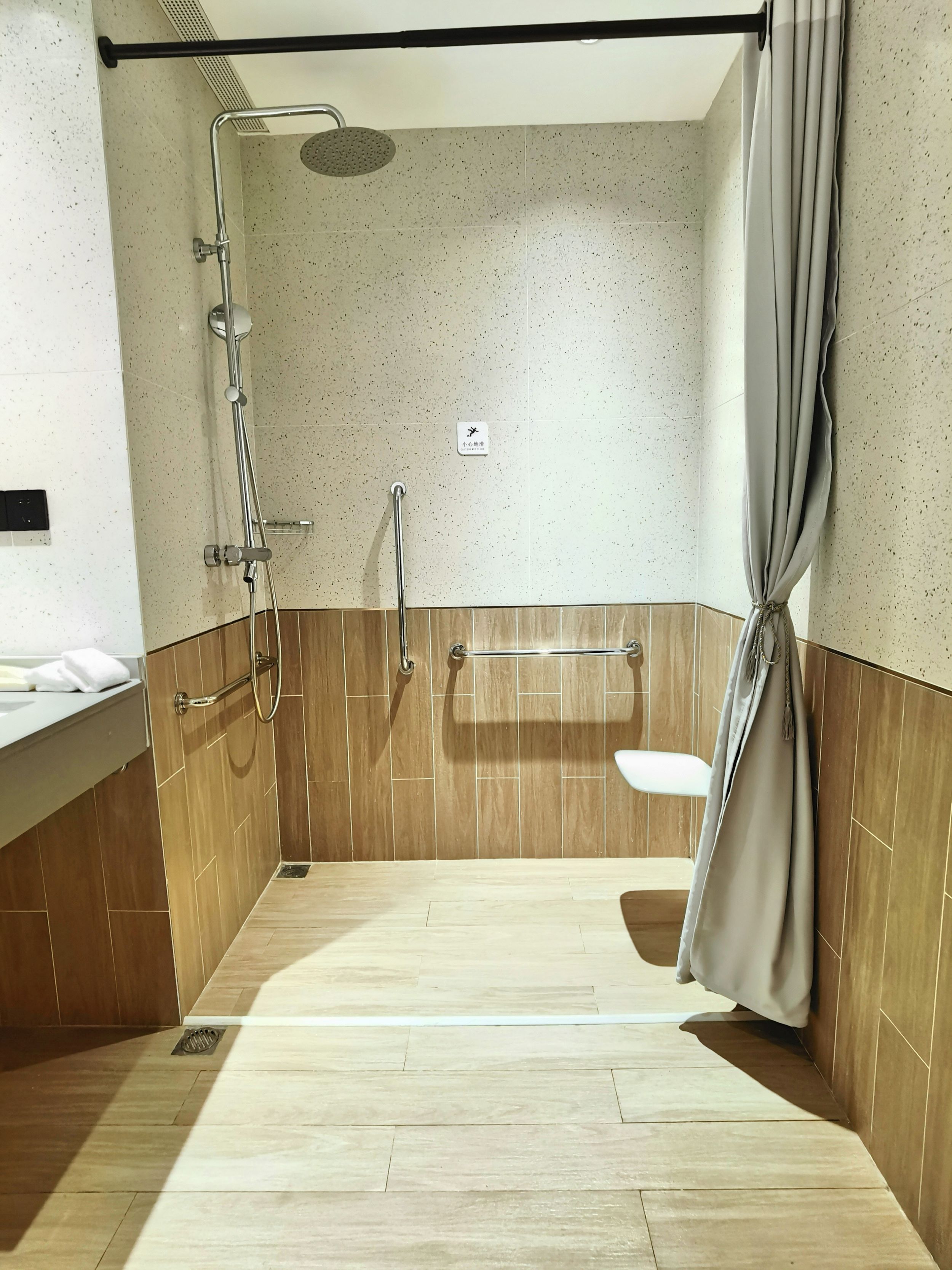 Double Accessible King Size Bed