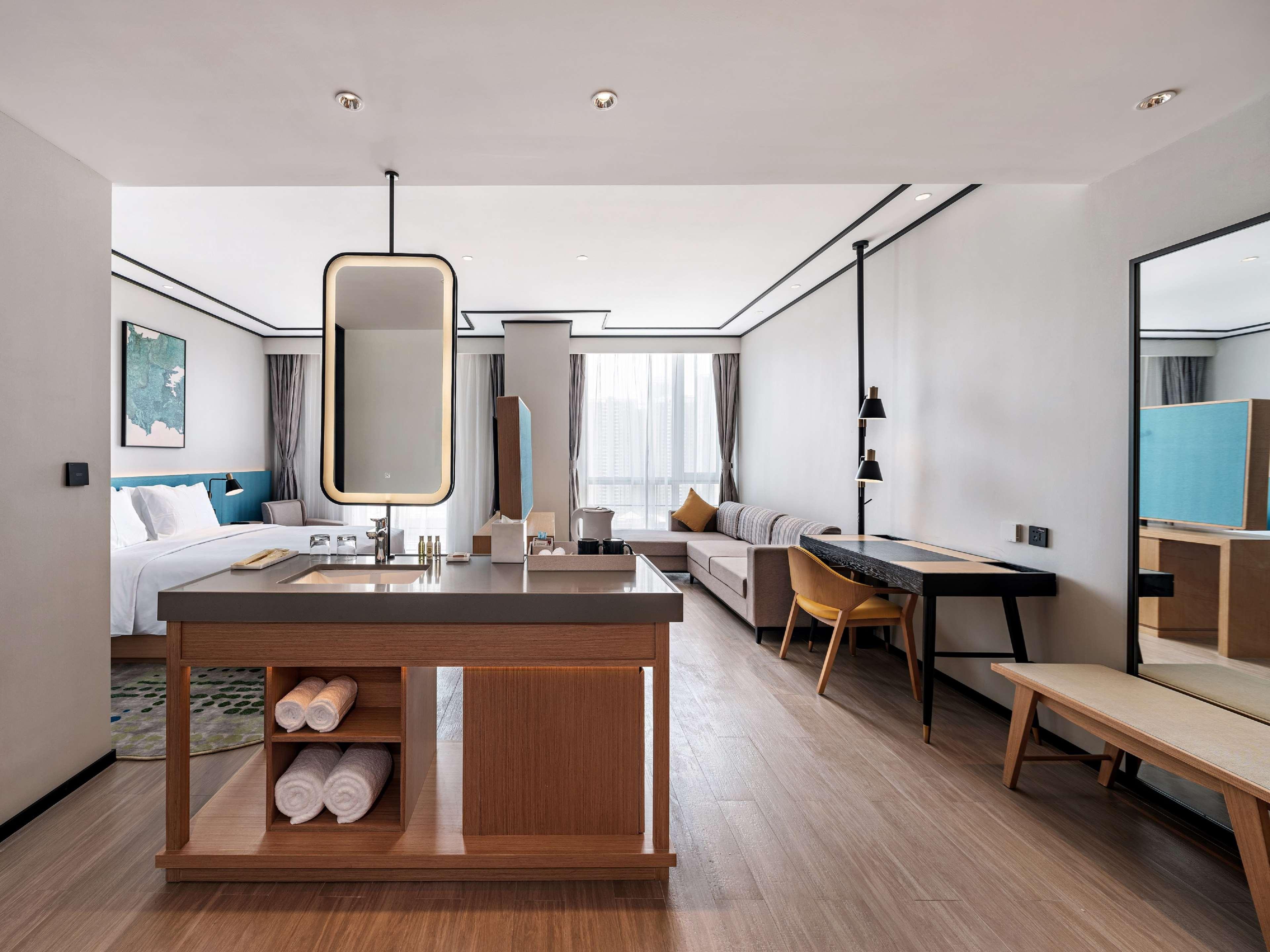 Double Deluxe King Bed