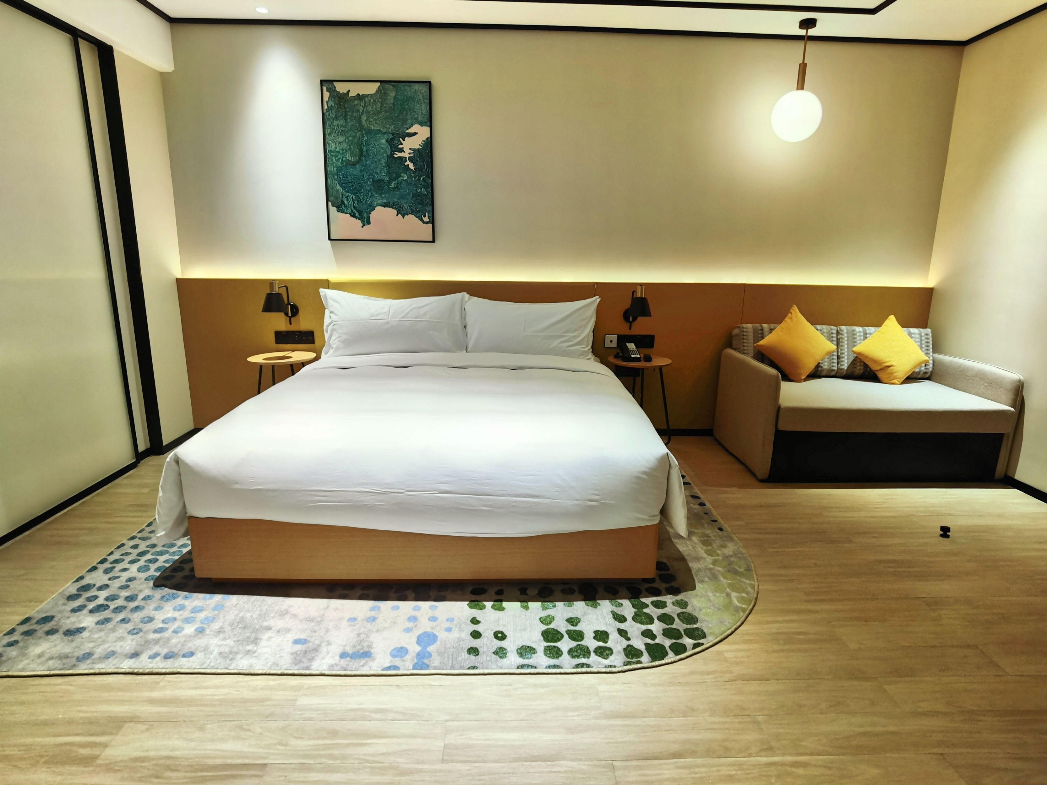 Double Accessible King Size Bed