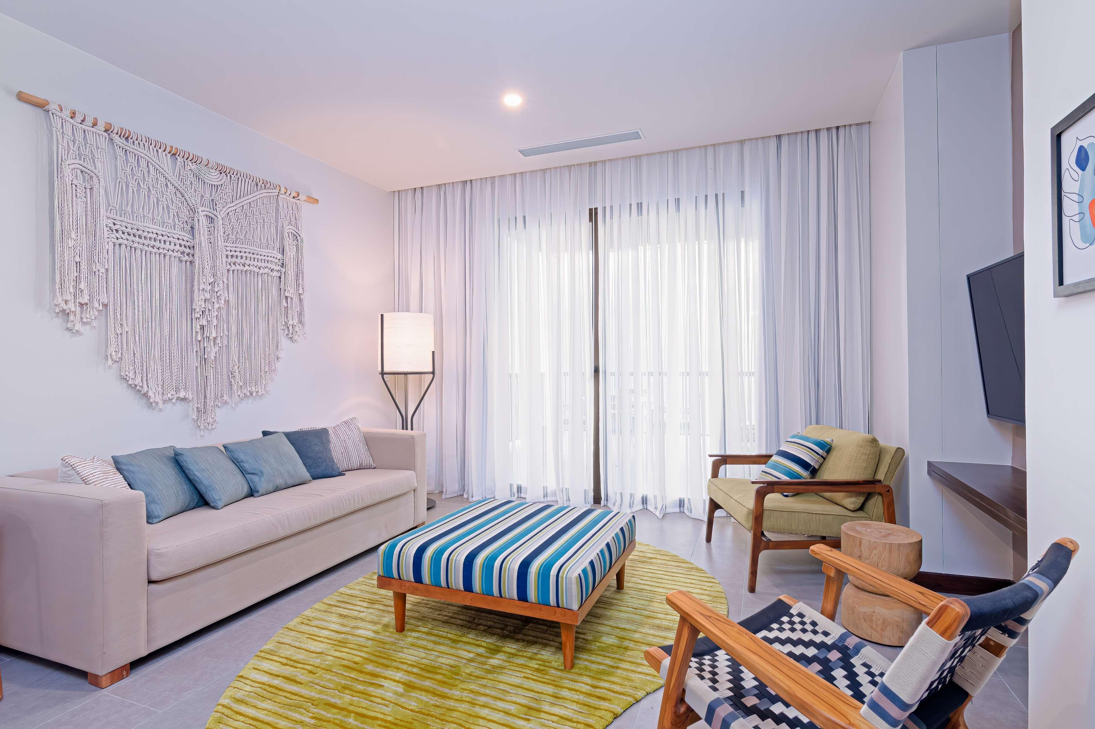 Suite with Kitchenette