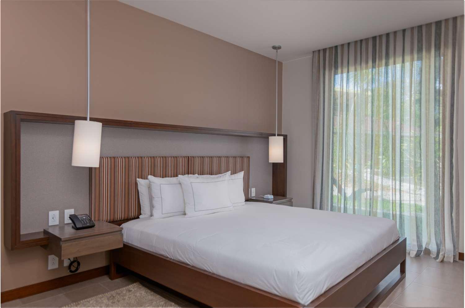 Suite with Kitchenette