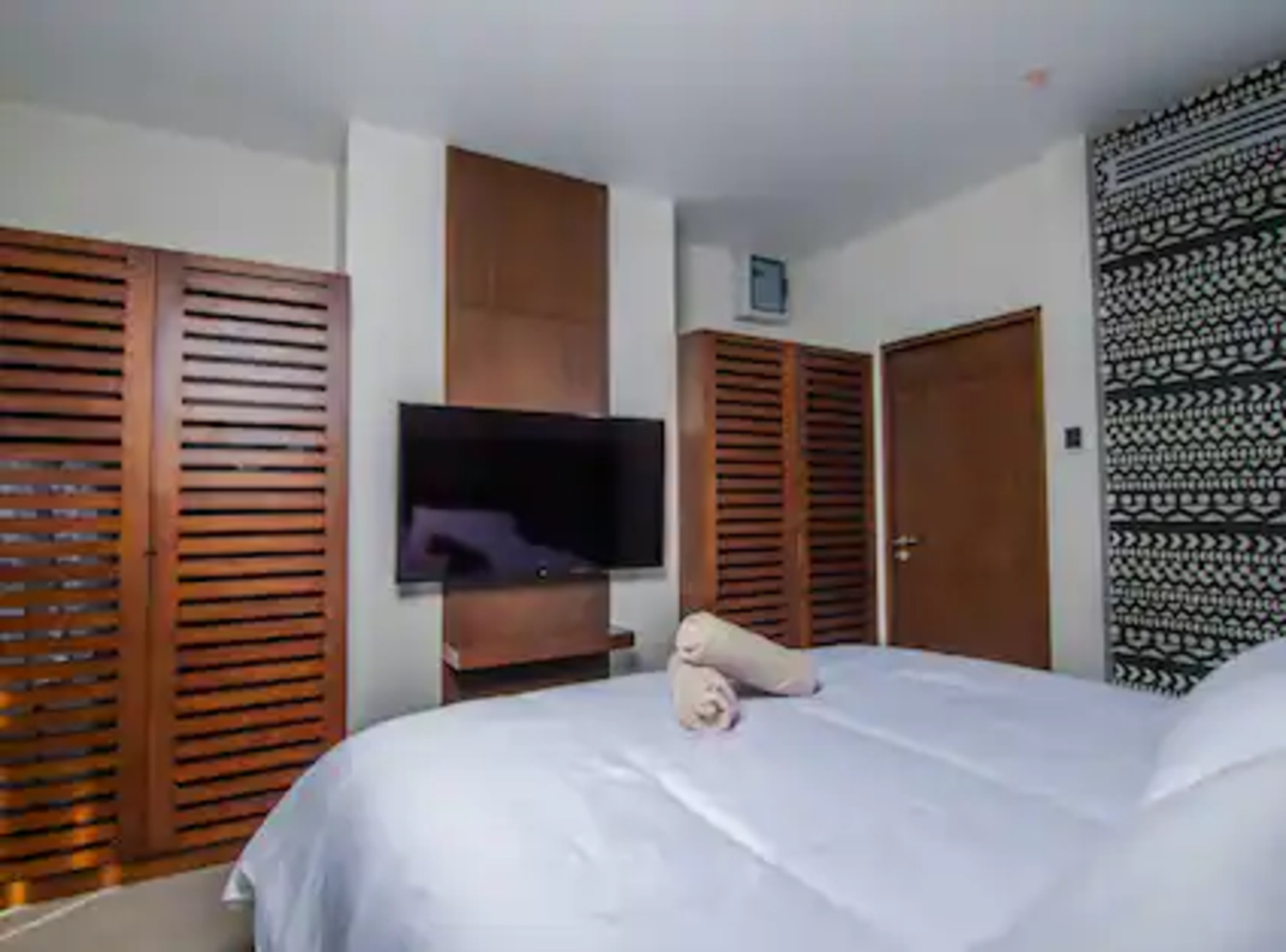 Double Accessible King Size Bed