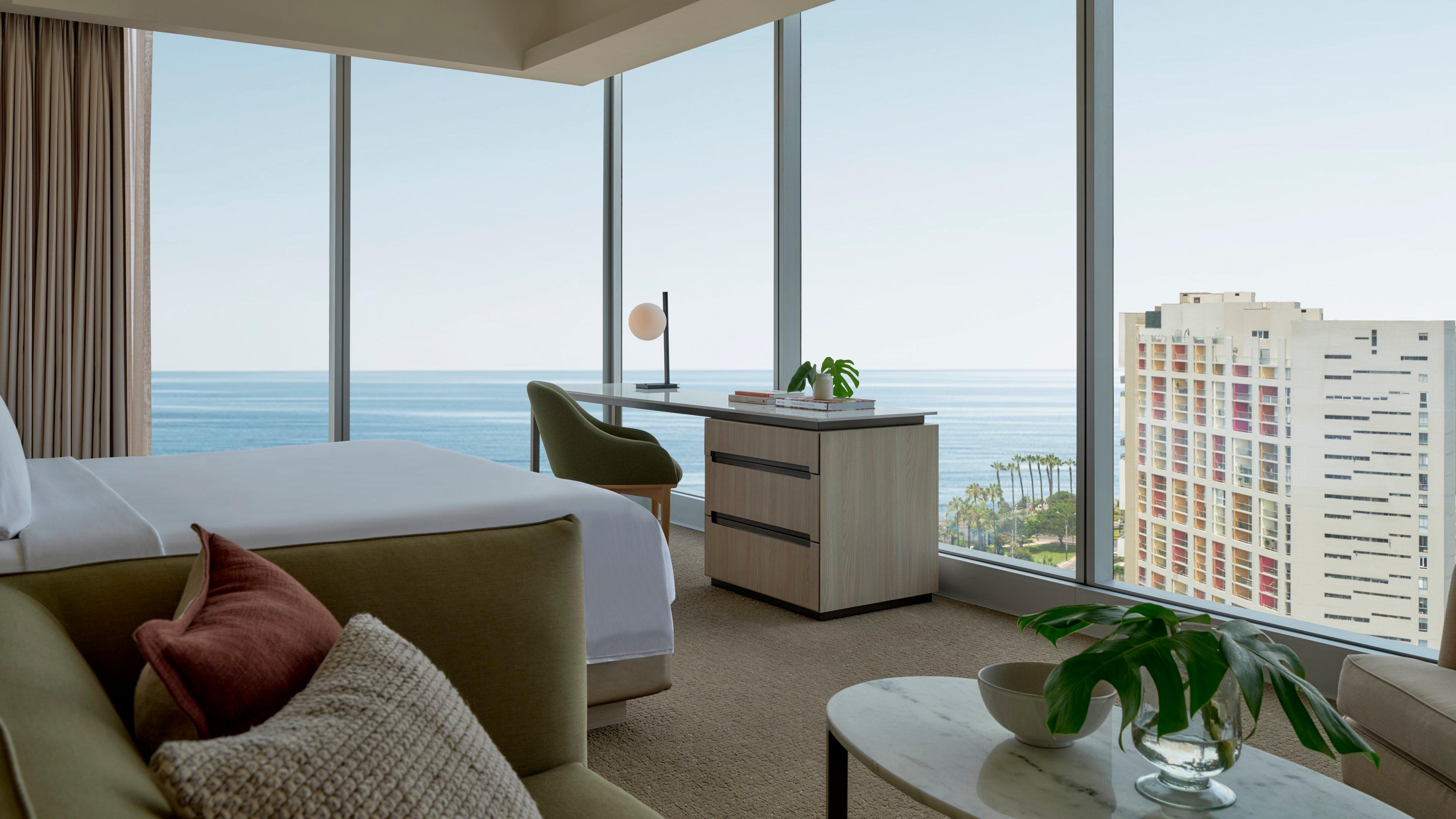 Suite Sea View King Bed