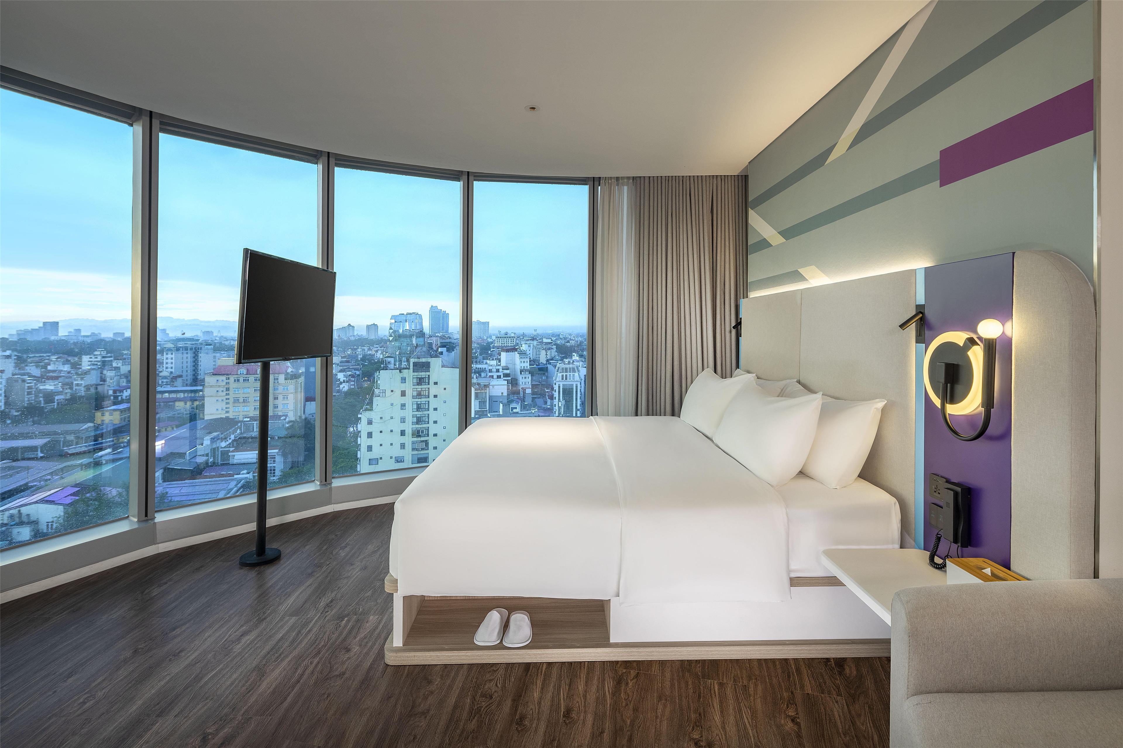 Double Guest Room King Bed