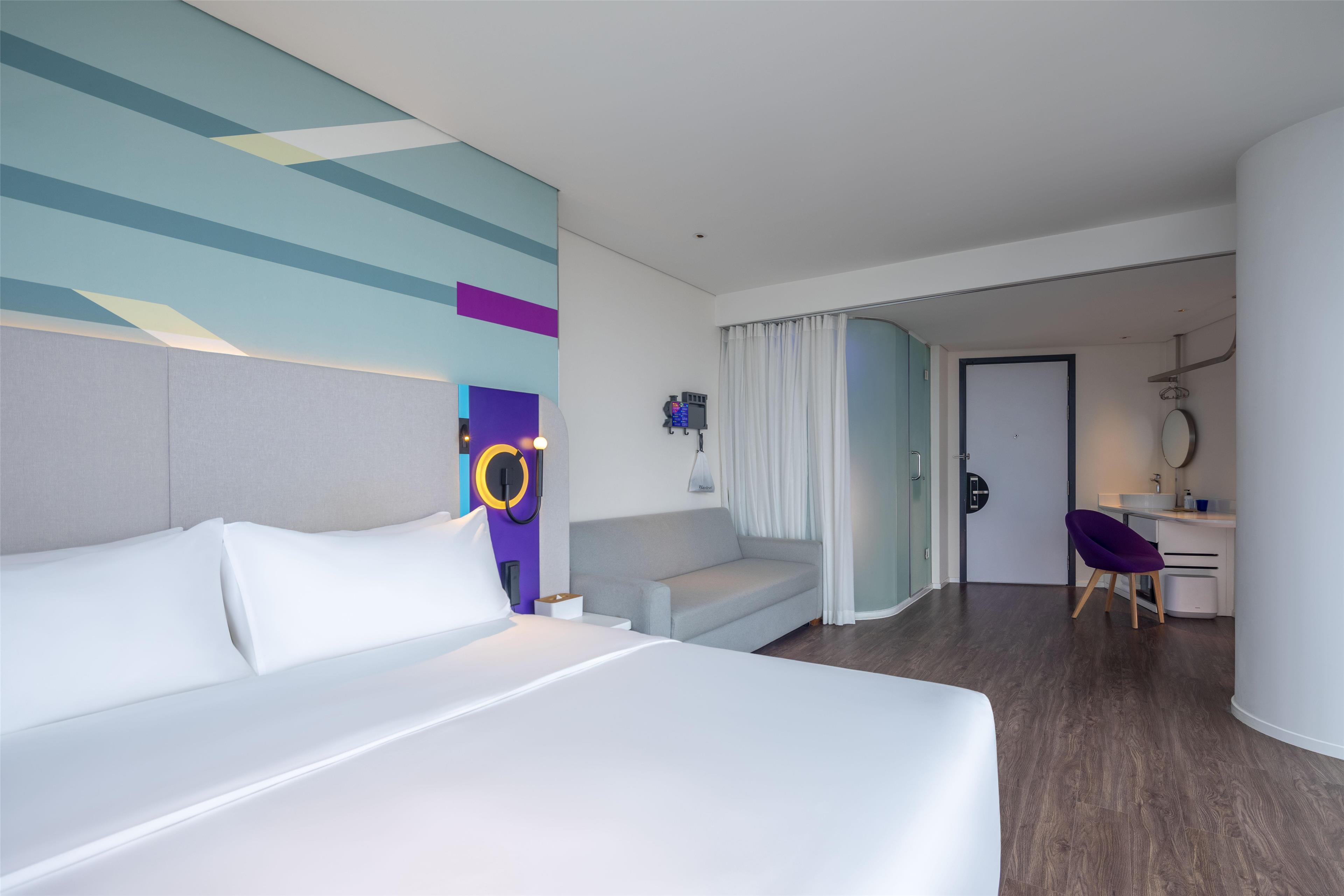 Double Guest Room King Bed