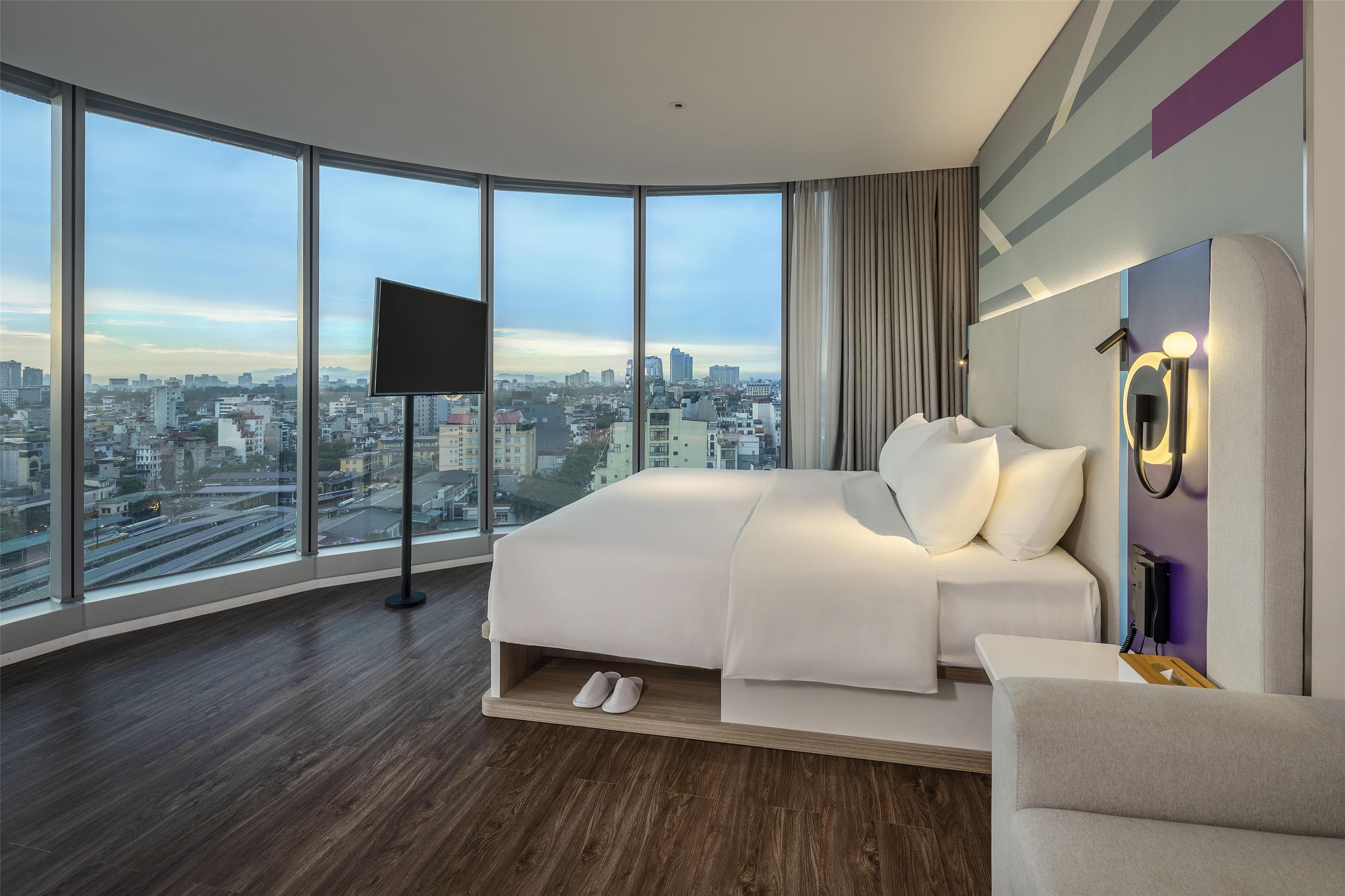 Double Guest Room King Bed