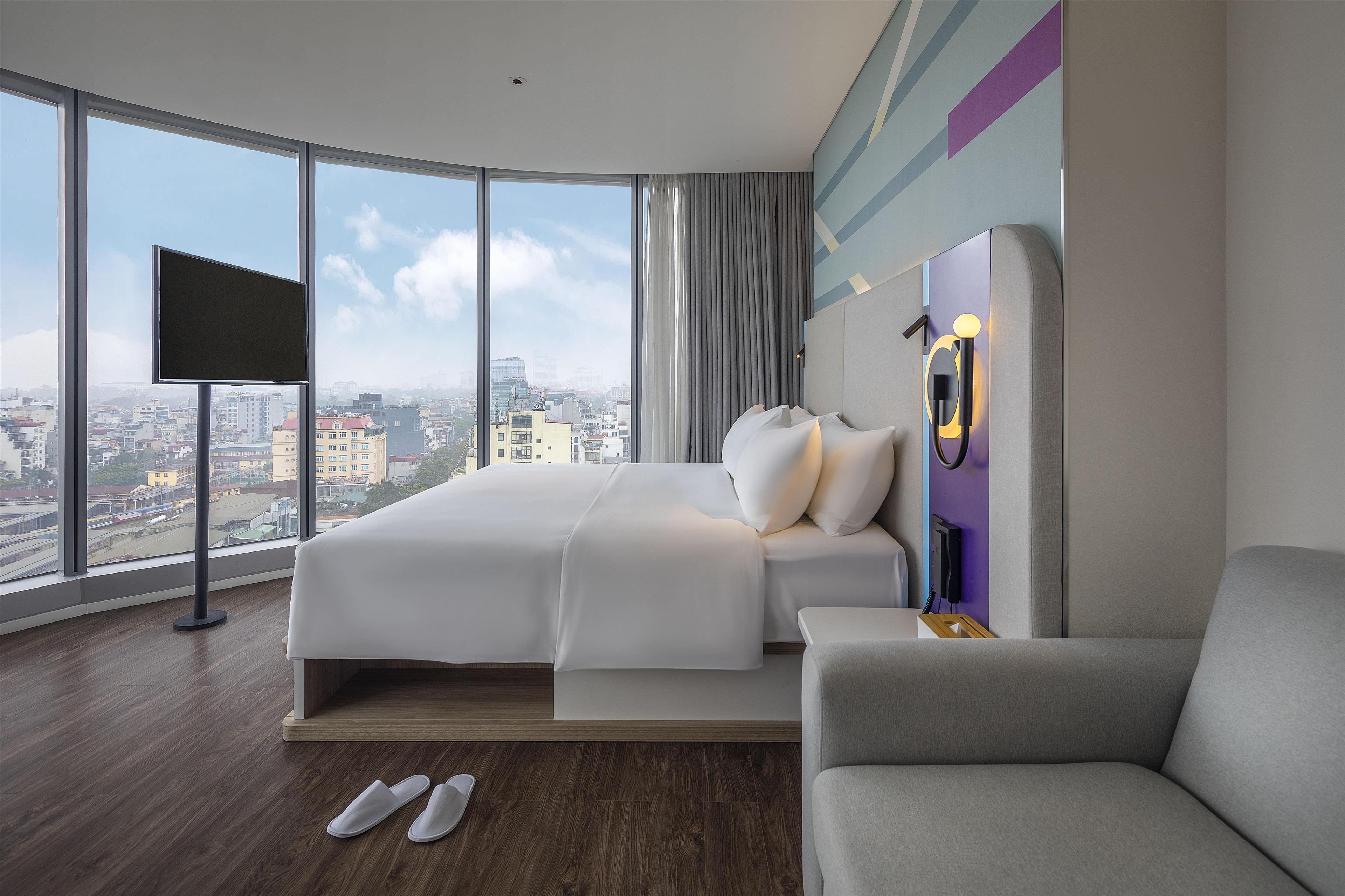 Double Guest Room King Bed