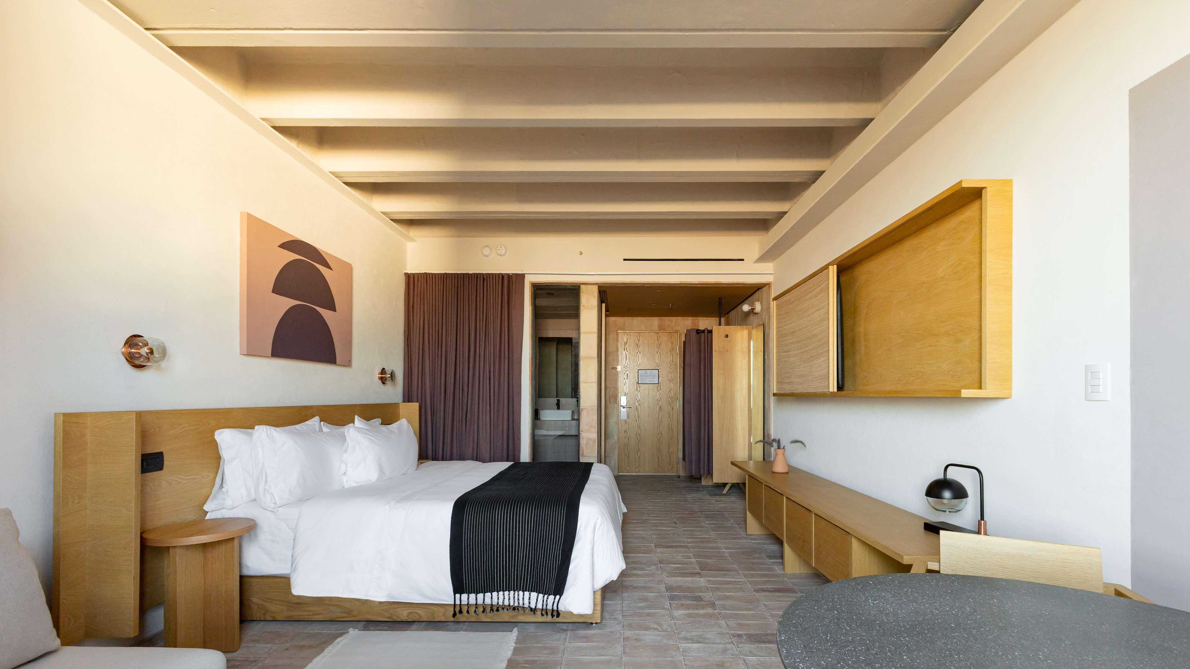 Double City View King Bed