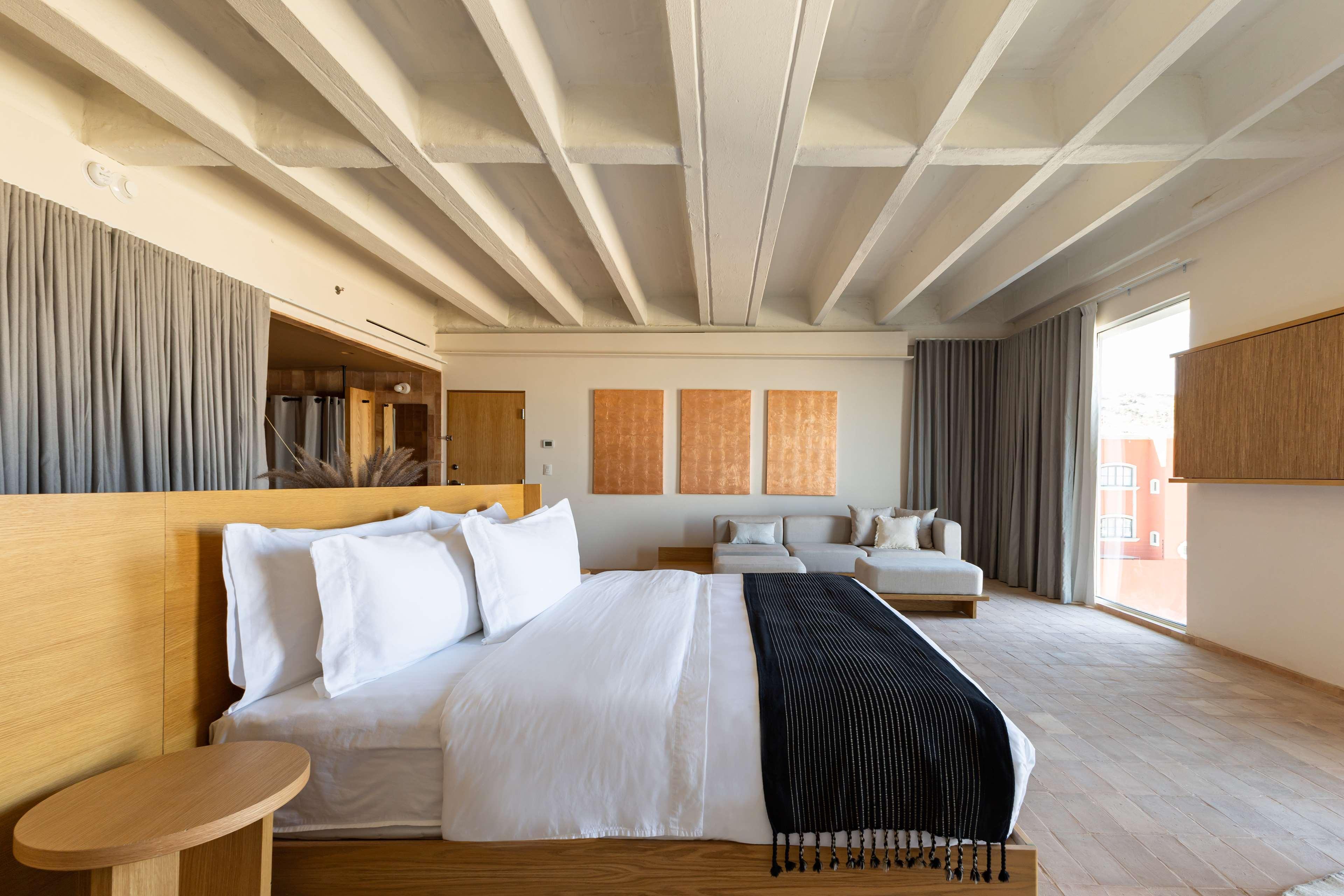 Junior Suite King Size Bed