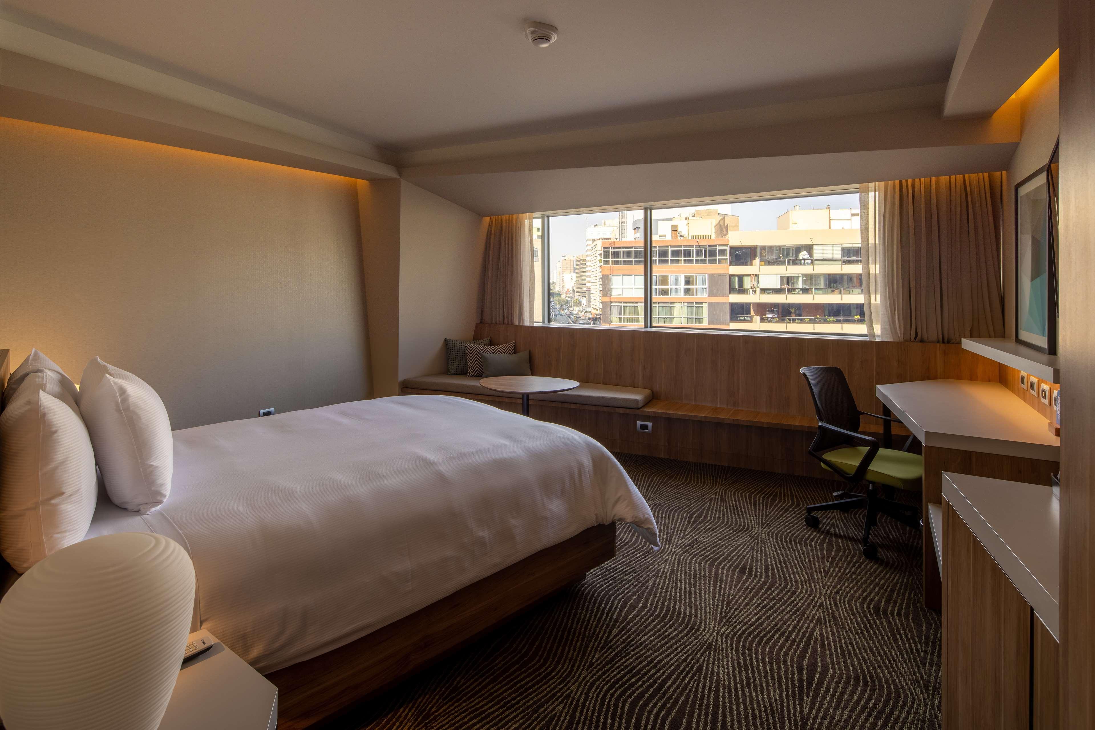 Junior Suite Queen Size Bed