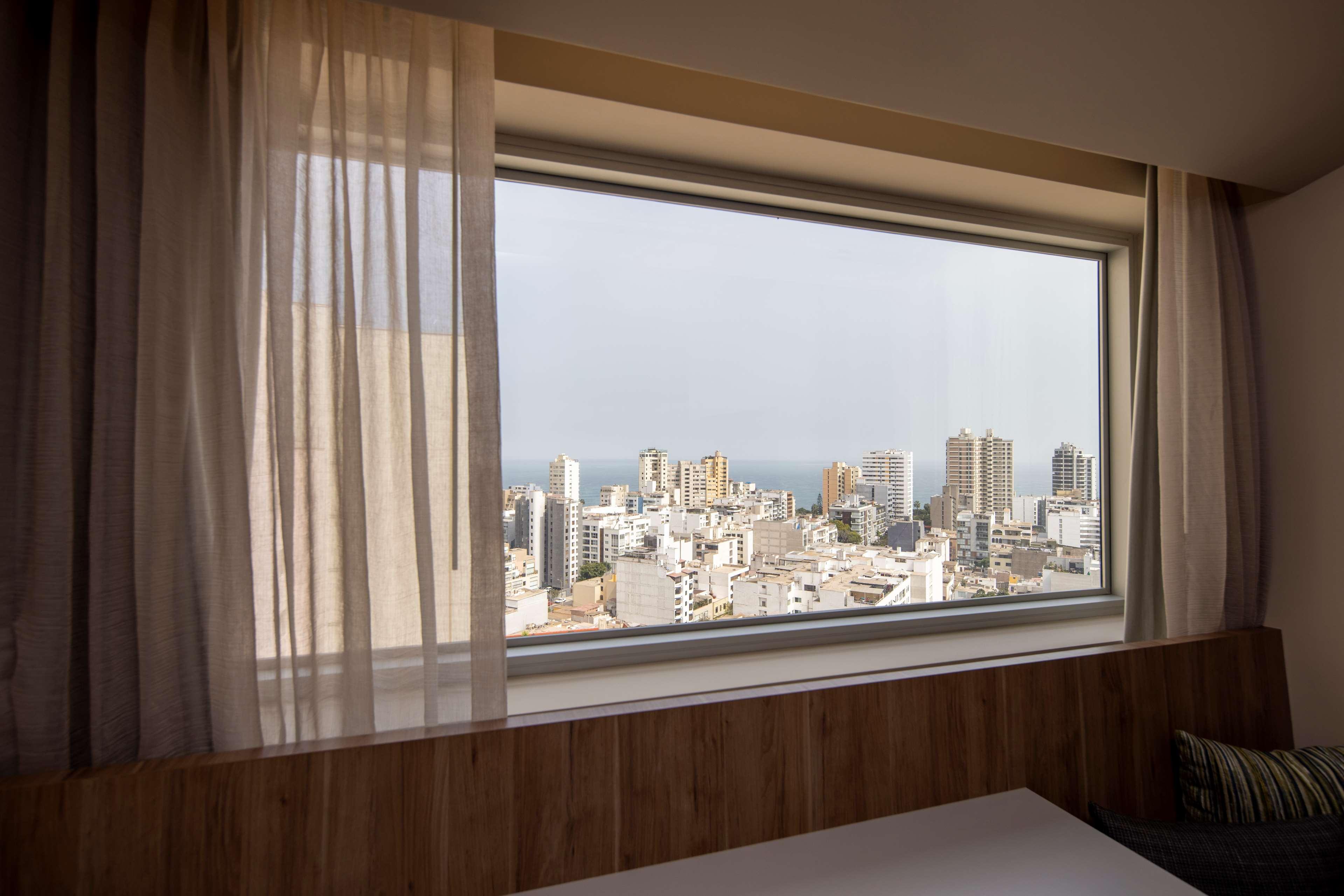 Junior Suite Queen Size Bed