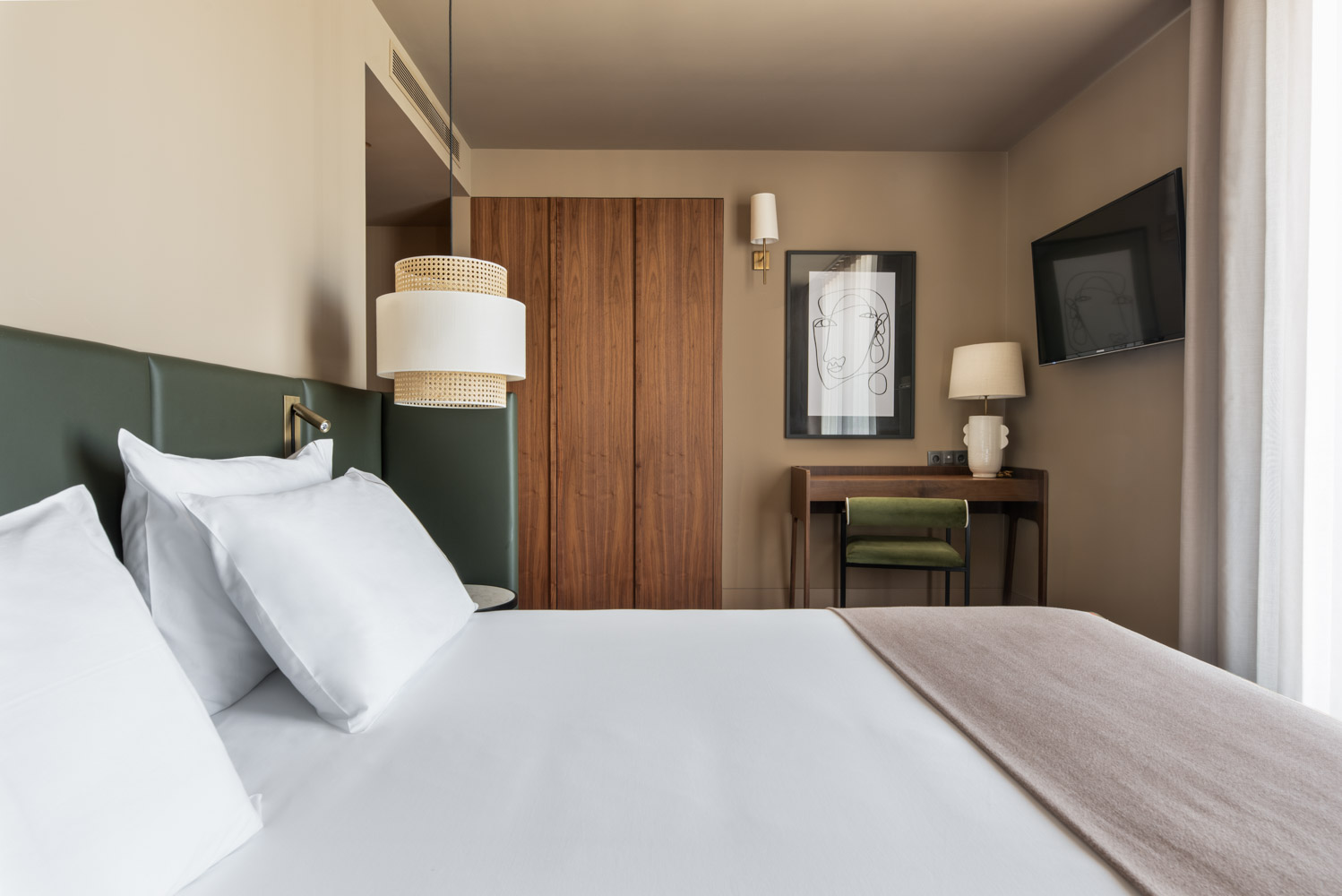 Double or Twin Standard