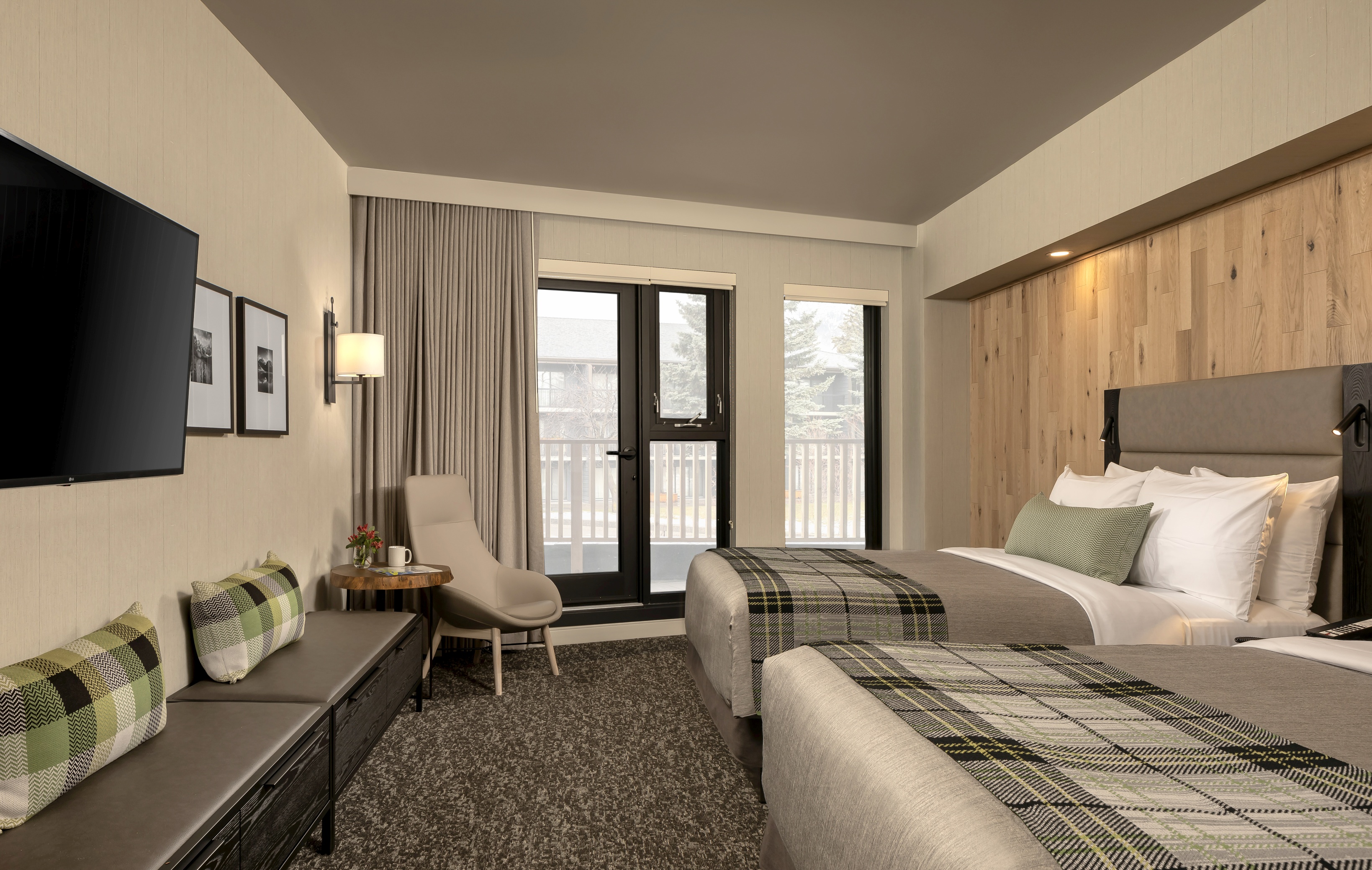 Studio Two Queen Beds