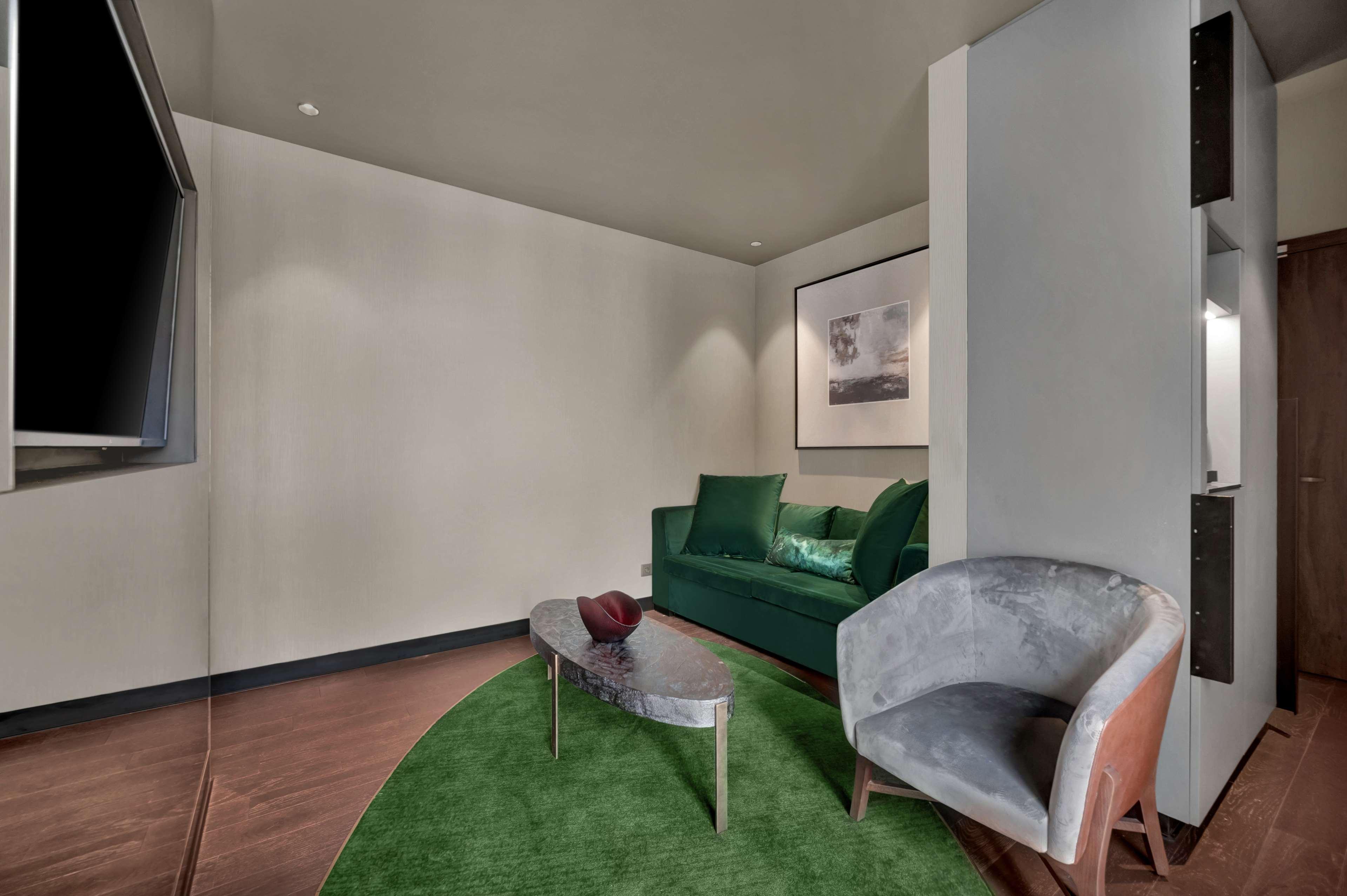 Suite King Bed One Bedroom 