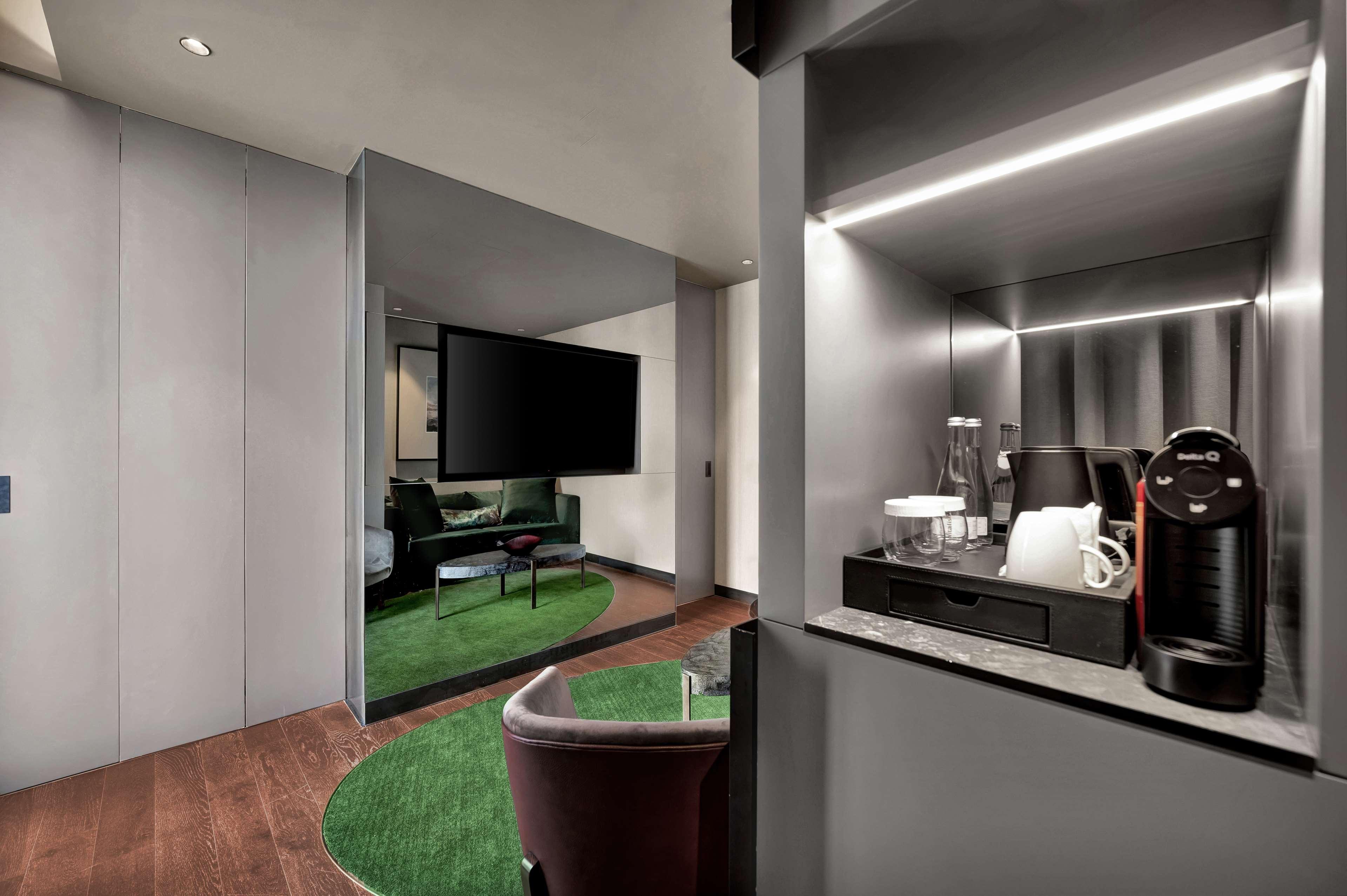 Suite King Bed One Bedroom 