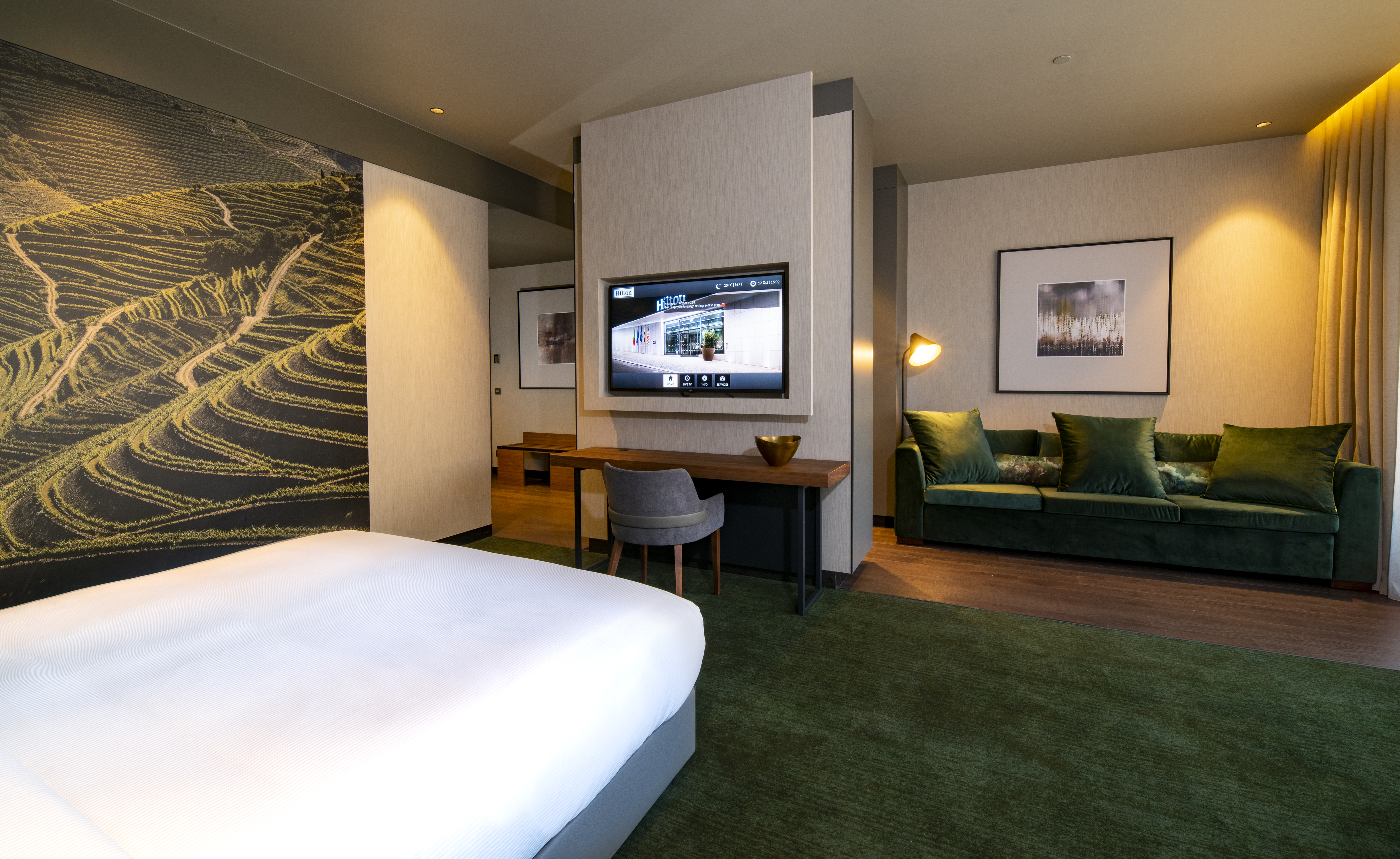 Junior Suite King Size Bed