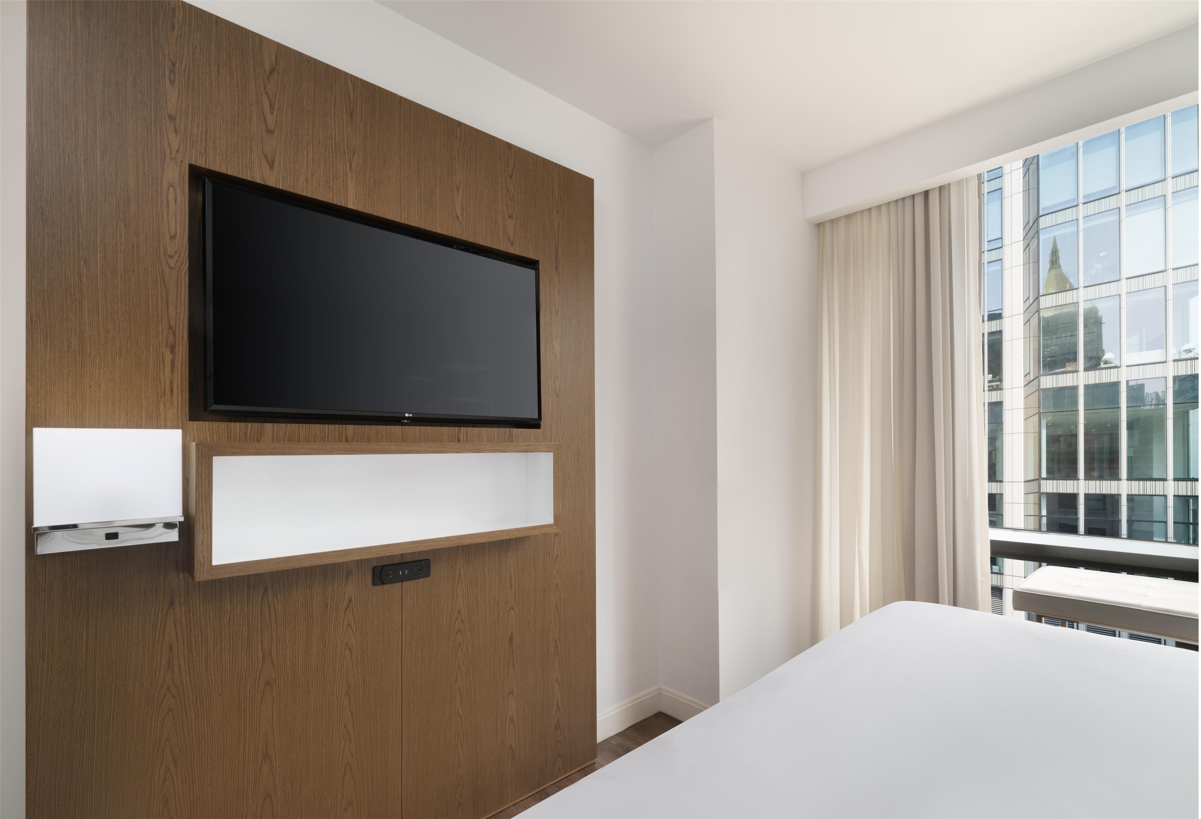 Room Accessible King Size Bed