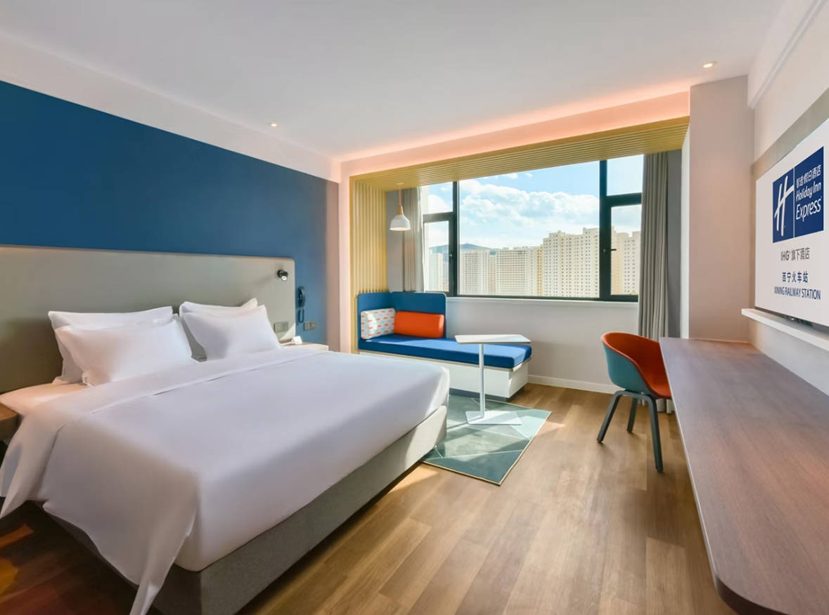 Double Accessible King Size Bed