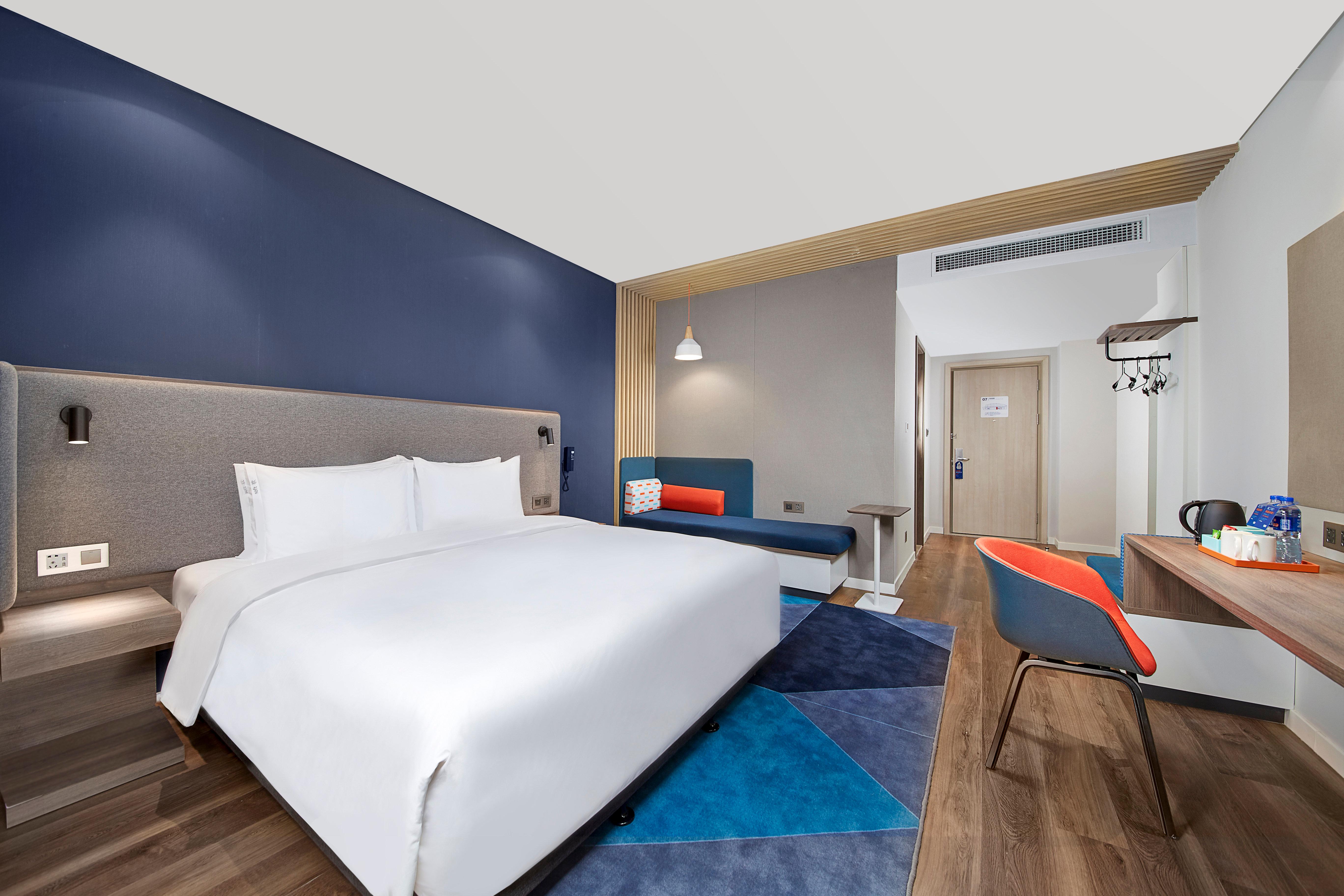 Double King Size Bed