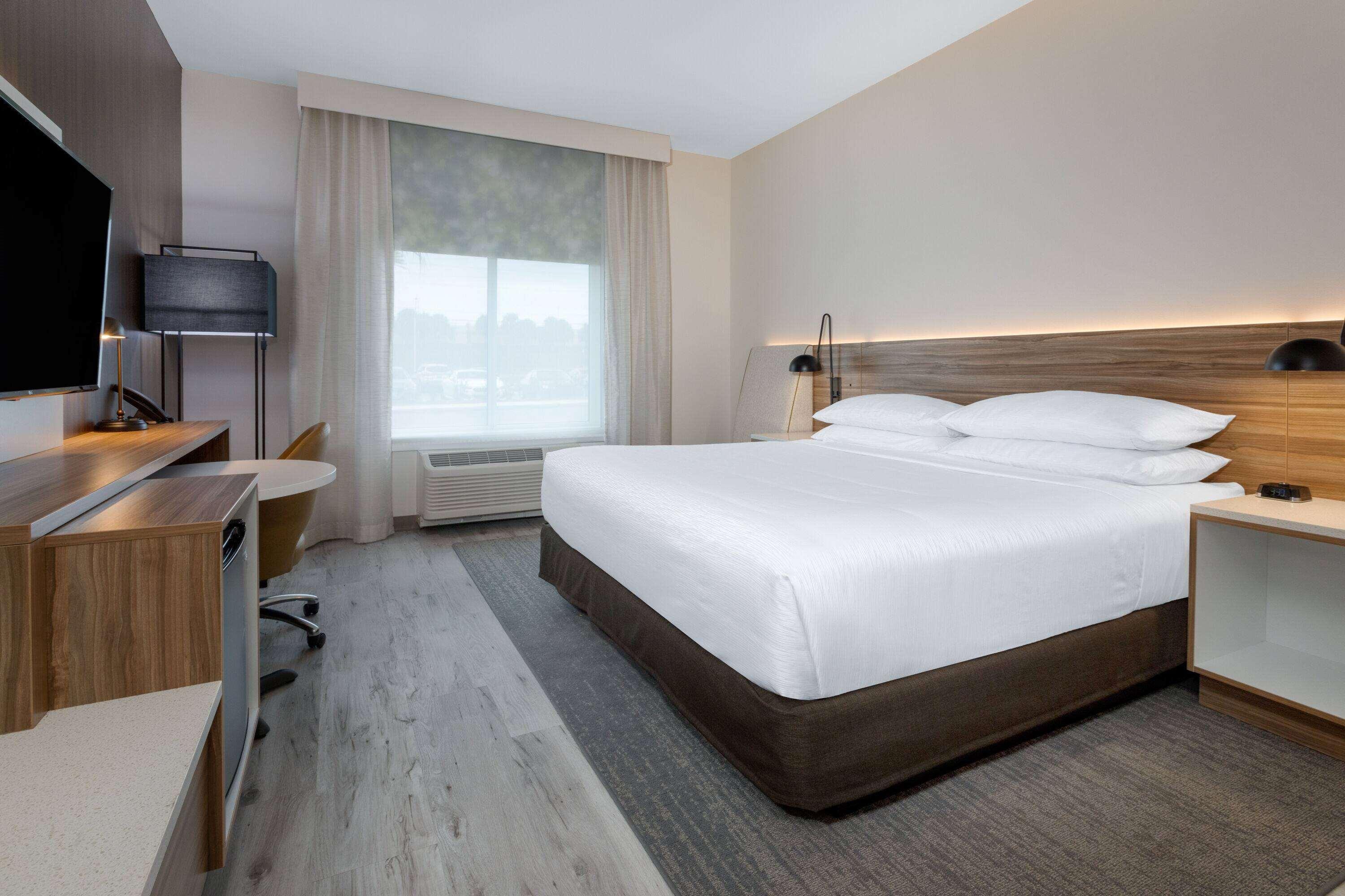 Room Accessible King Size Bed