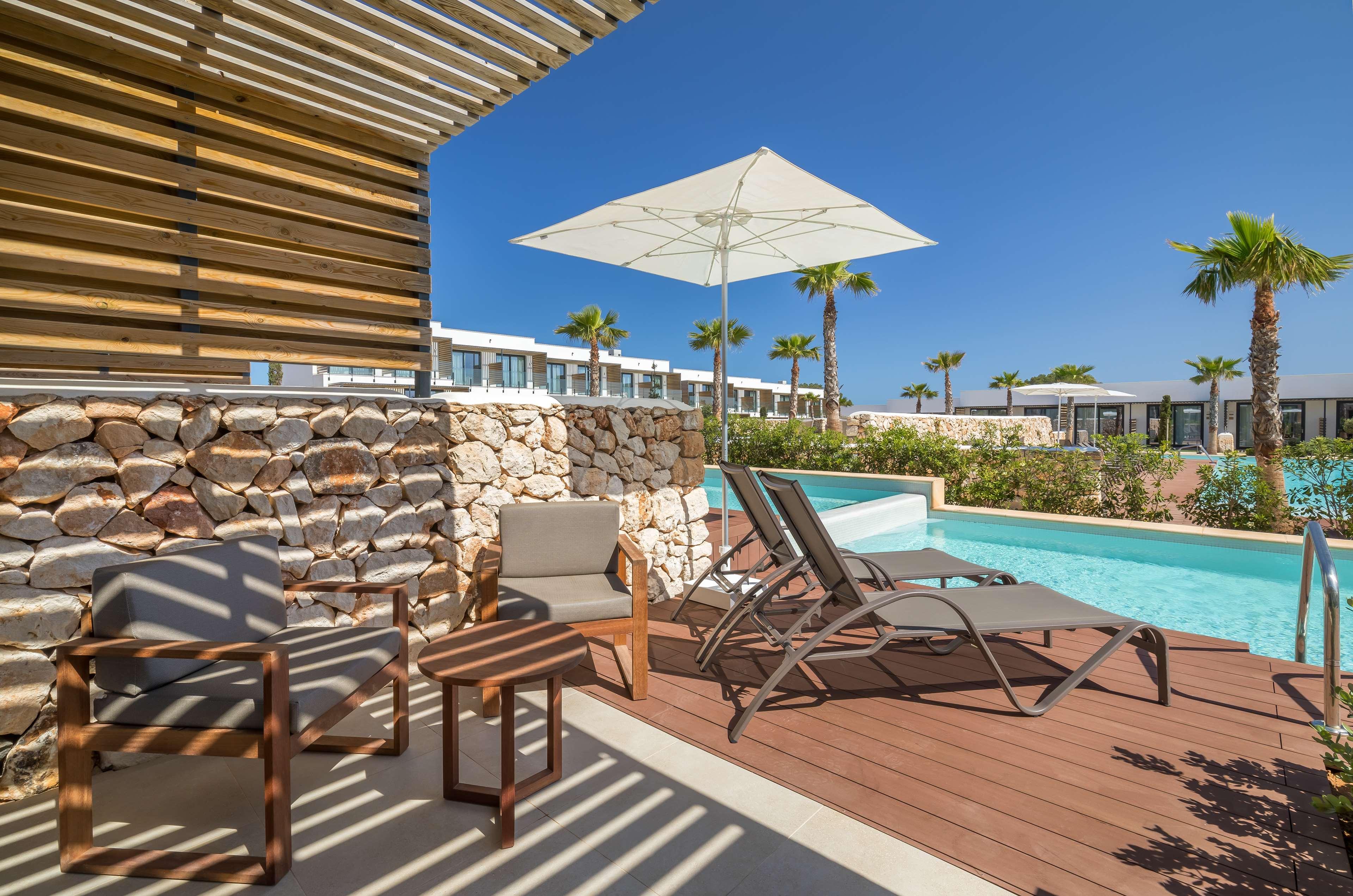 Junior Suite Pool View